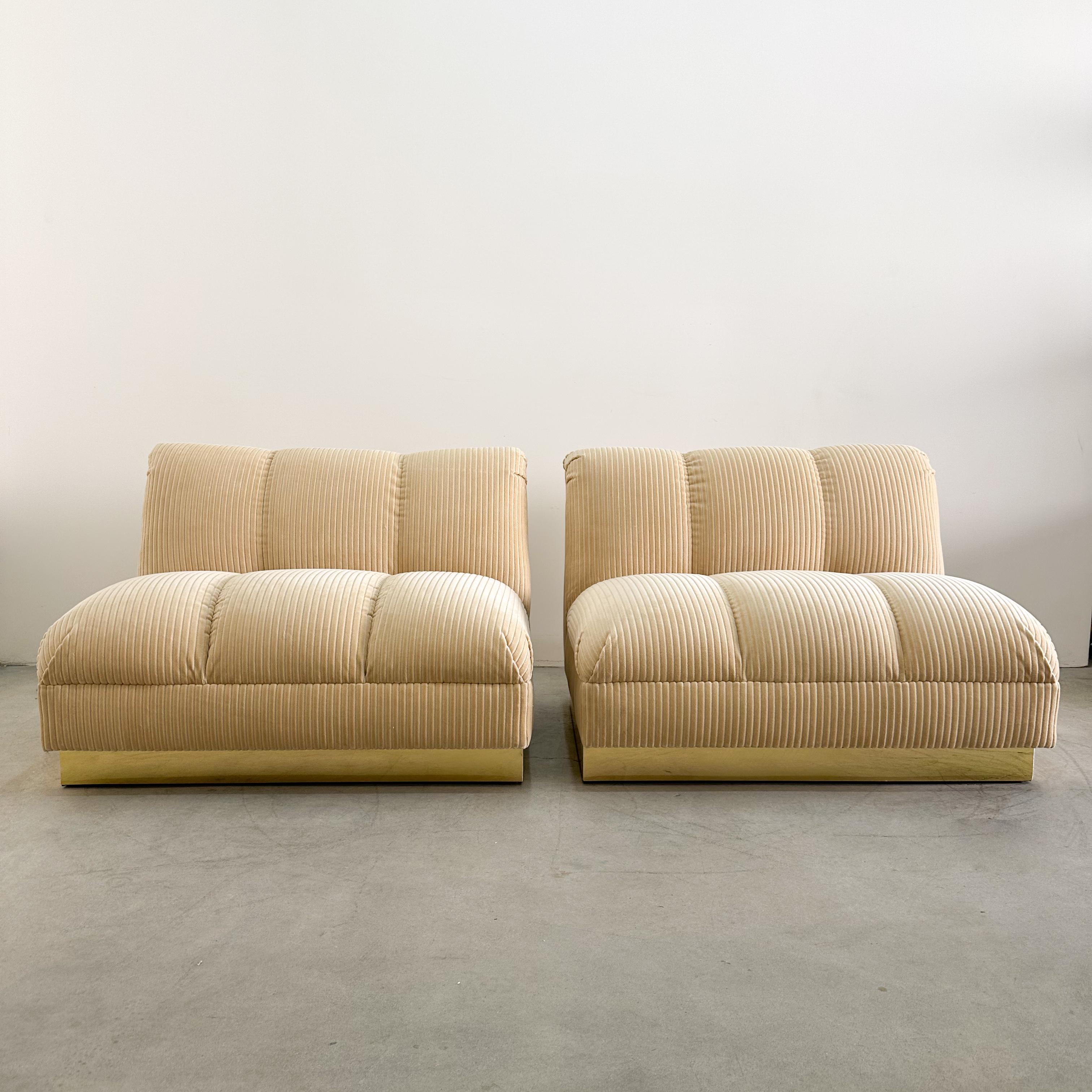 Pair of Vintage 1970s Mid-Century Modern Lounge Chairs with Brass Base In Good Condition In Palm Desert, CA