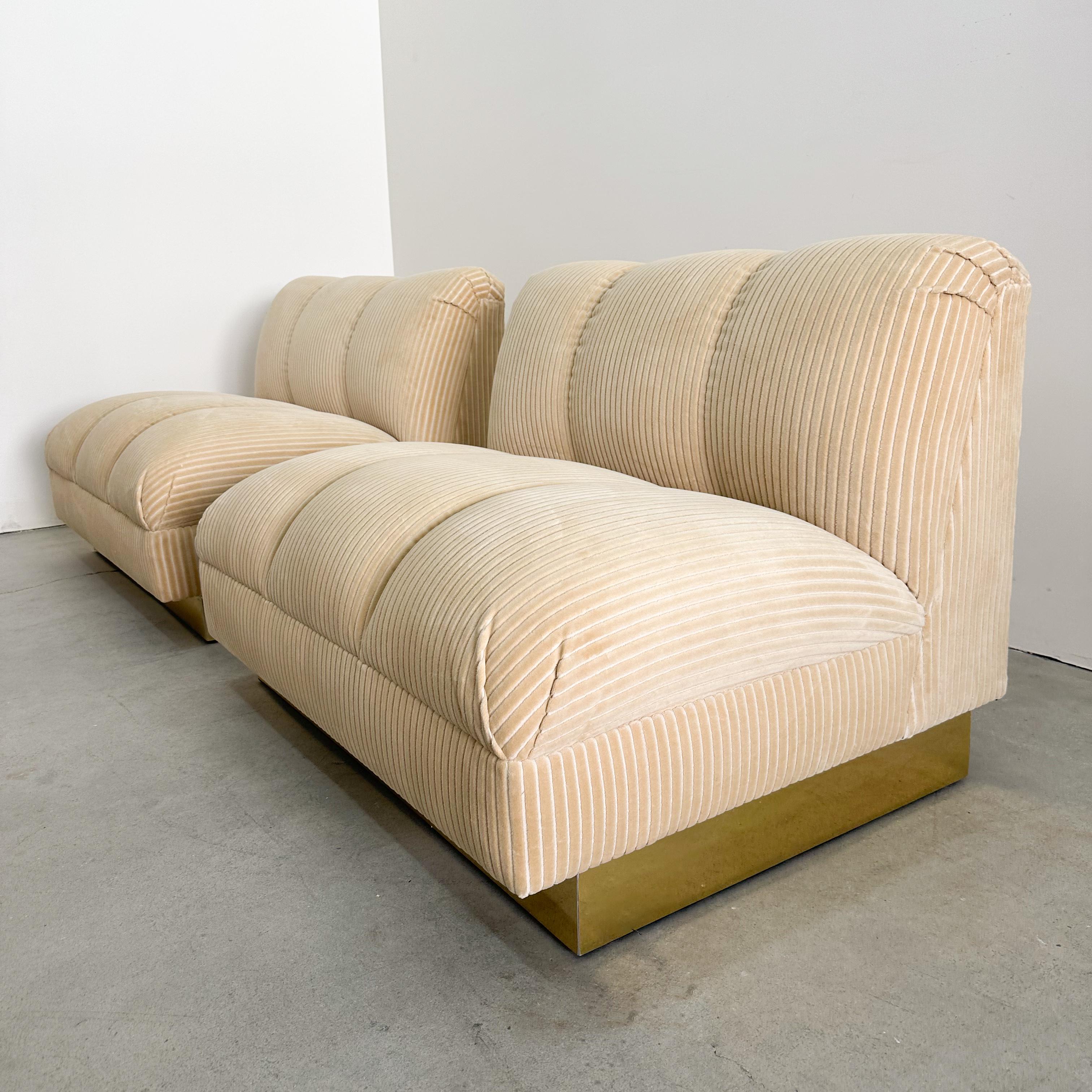 Late 20th Century Pair of Vintage 1970s Mid-Century Modern Lounge Chairs with Brass Base