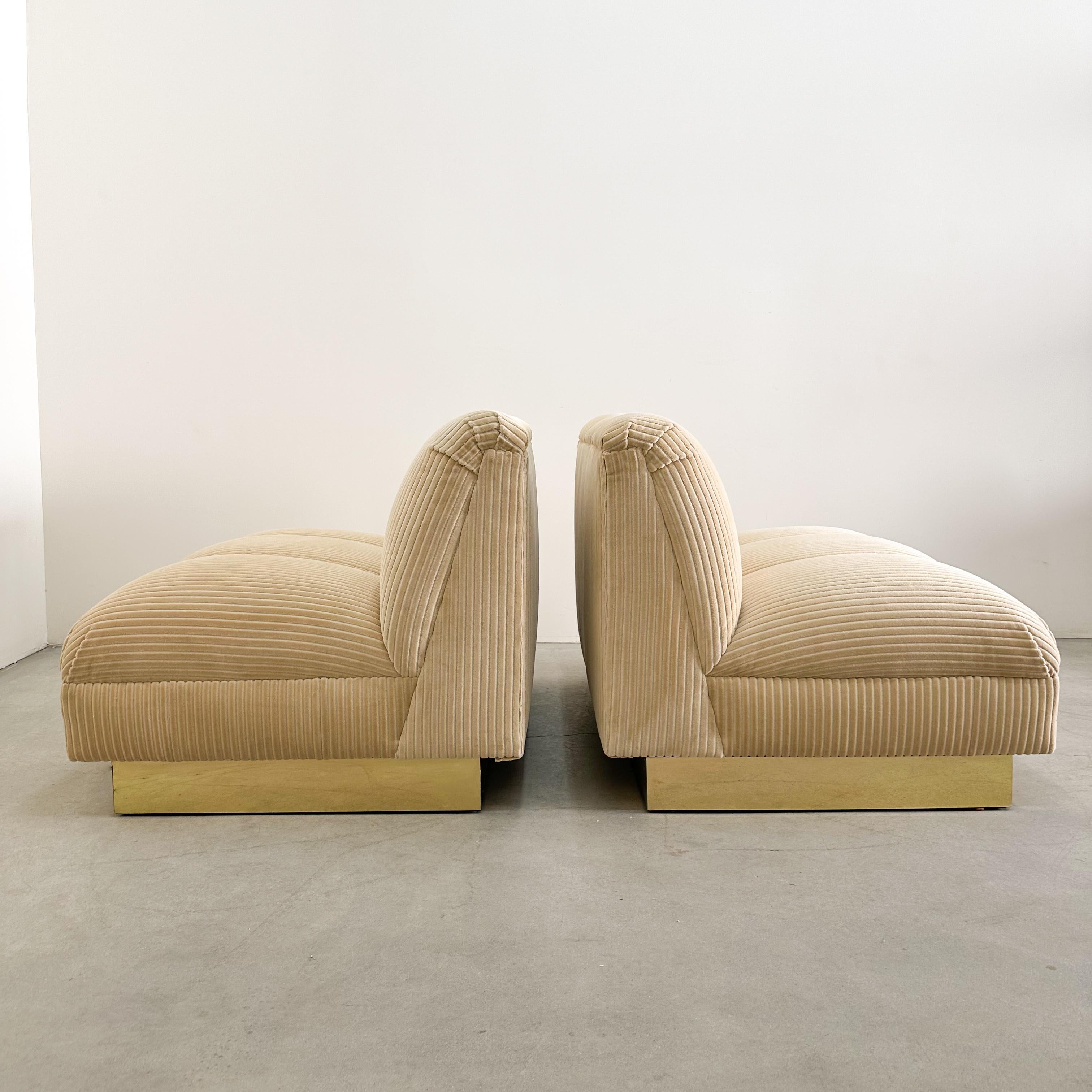 Fabric Pair of Vintage 1970s Mid-Century Modern Lounge Chairs with Brass Base