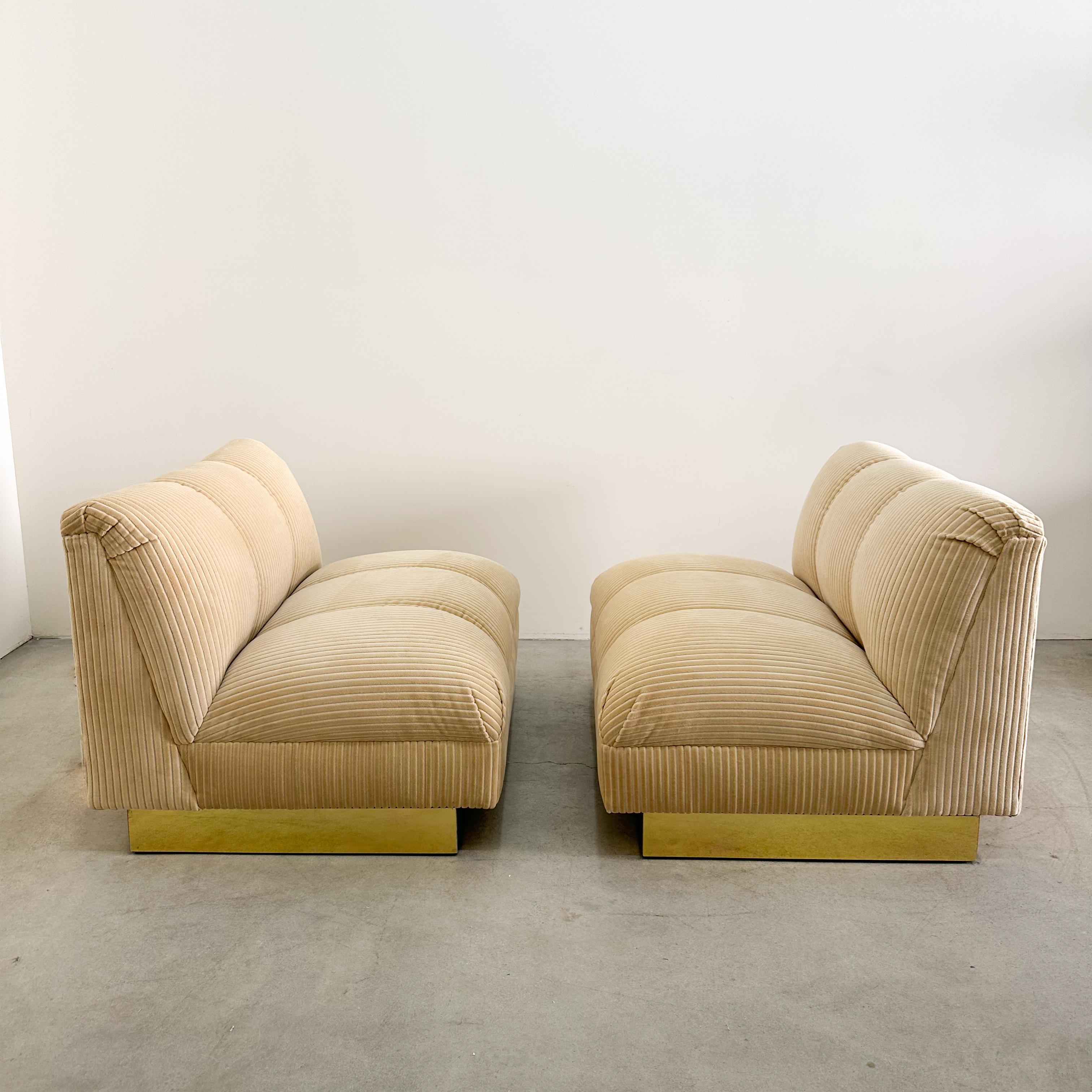 Pair of Vintage 1970s Mid-Century Modern Lounge Chairs with Brass Base 2
