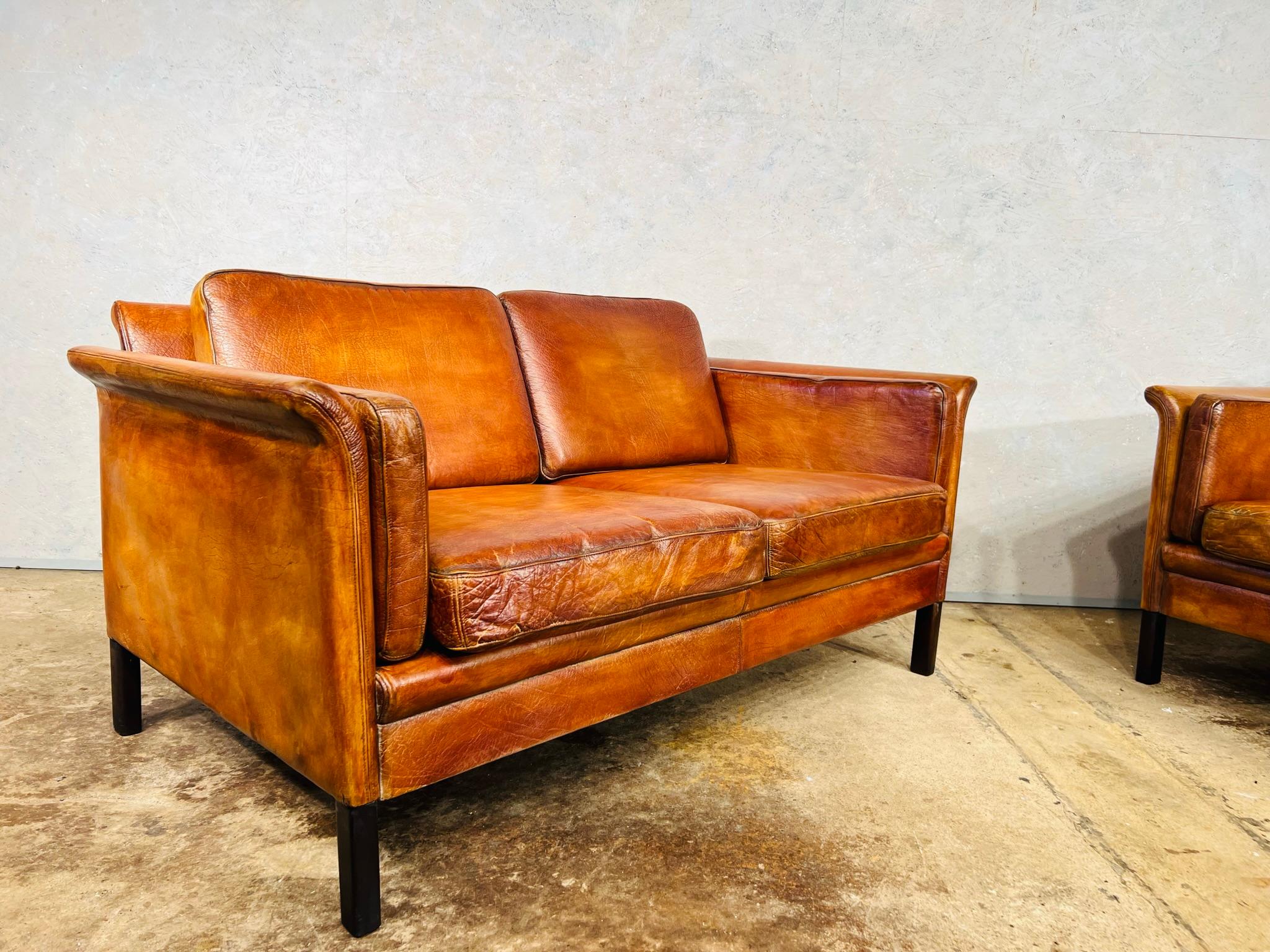 20th Century Pair of Vintage 1970s Patinated Light Tan 2 Seater Leather Sofas #676 For Sale