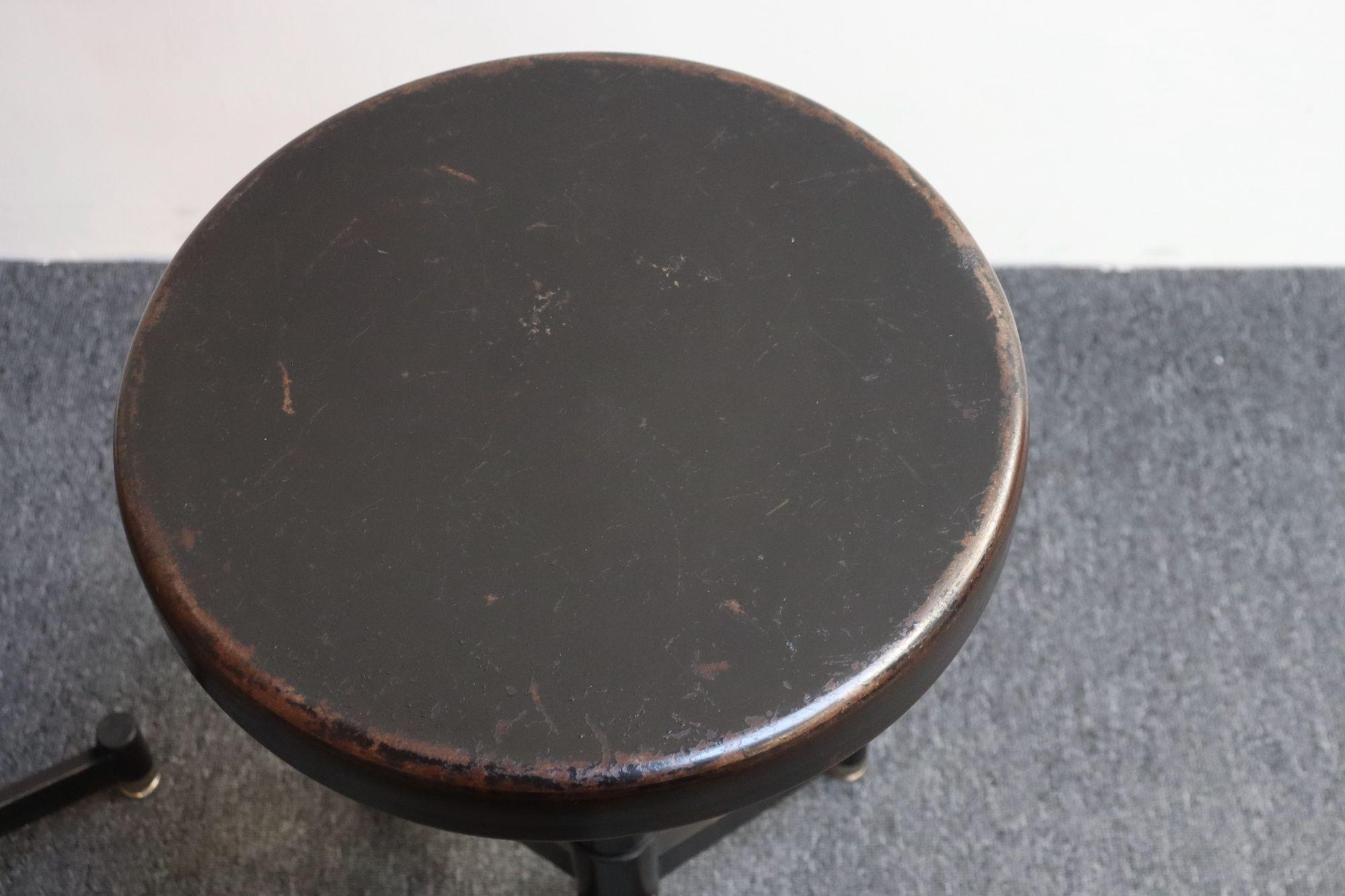 Pair of Vintage Adjustable Pose or Task Stools with Swivel Seats by Photogenic For Sale 2
