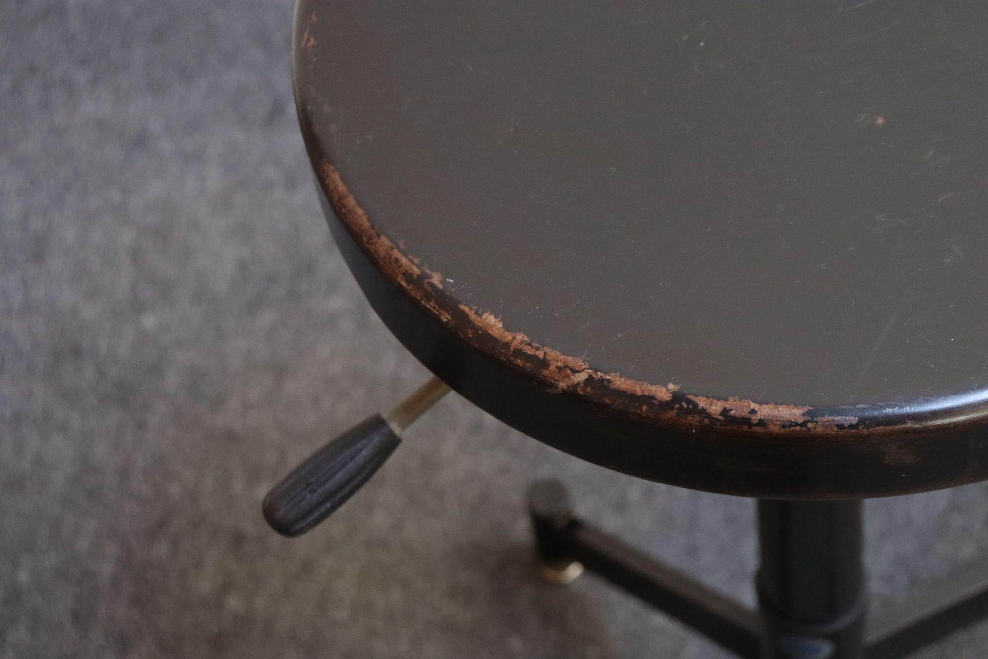 Pair of Vintage Adjustable Pose or Task Stools with Swivel Seats by Photogenic For Sale 3