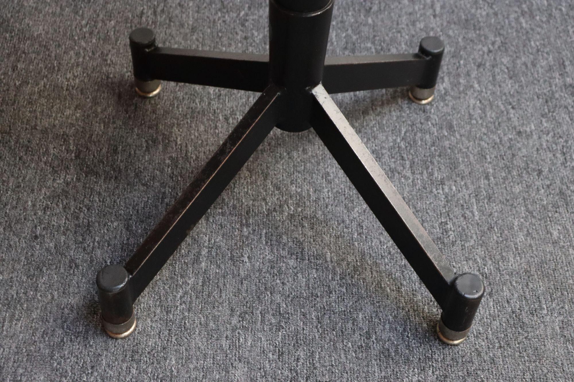Pair of Vintage Adjustable Pose or Task Stools with Swivel Seats by Photogenic For Sale 6
