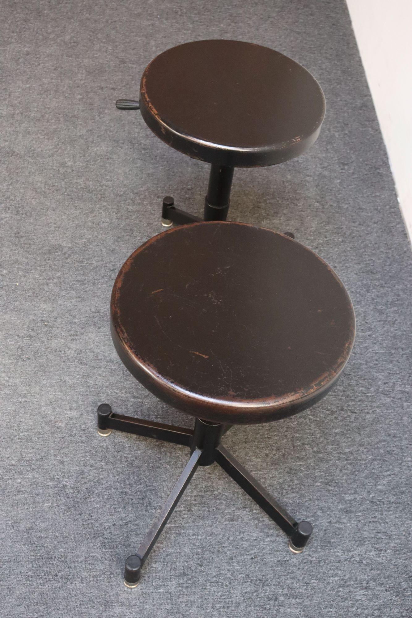 Industrial Pair of Vintage Adjustable Pose or Task Stools with Swivel Seats by Photogenic For Sale