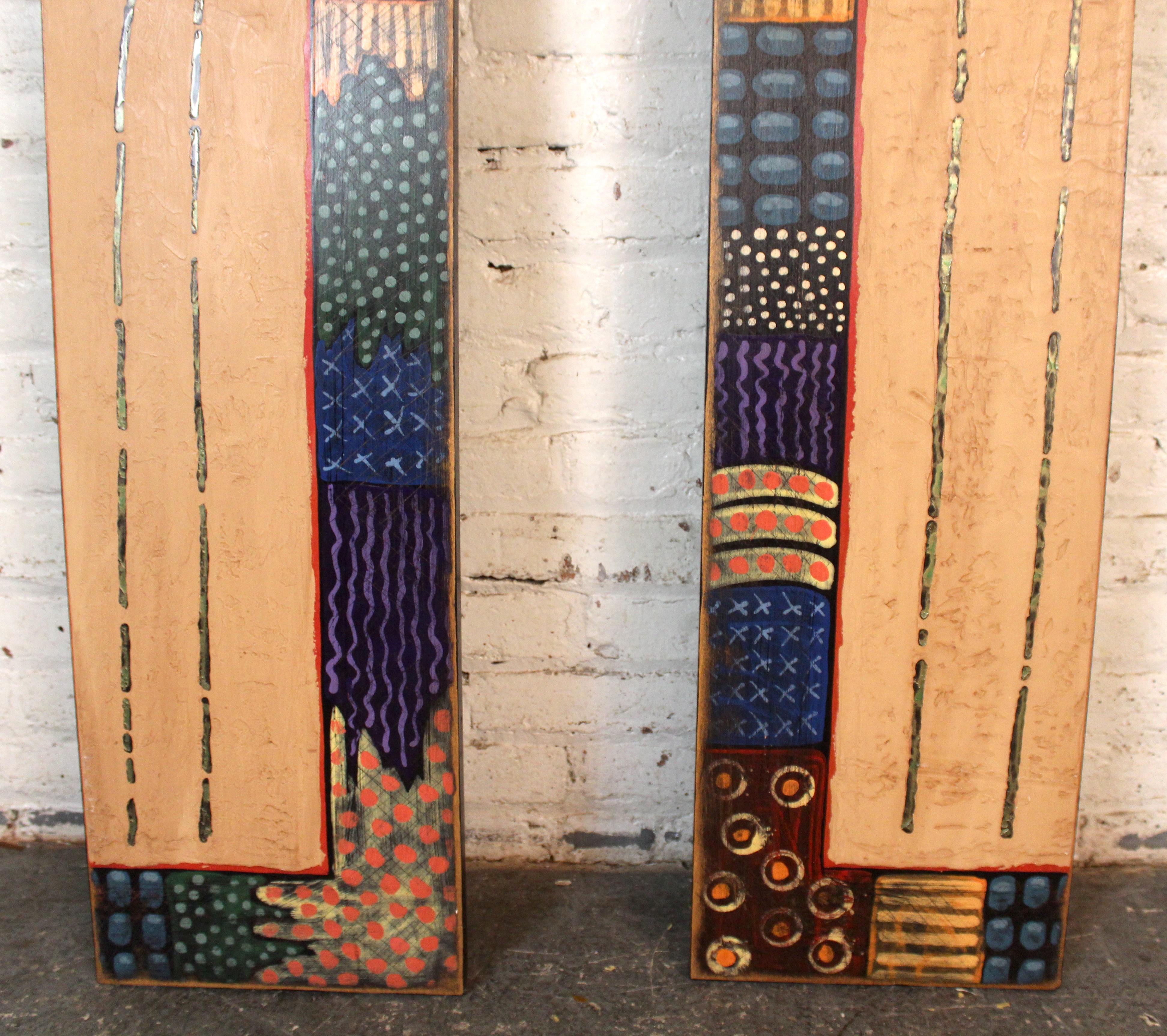Paar afrikanische Wandpaneele im Vintage-Stammes-Stil (Acryl) im Angebot