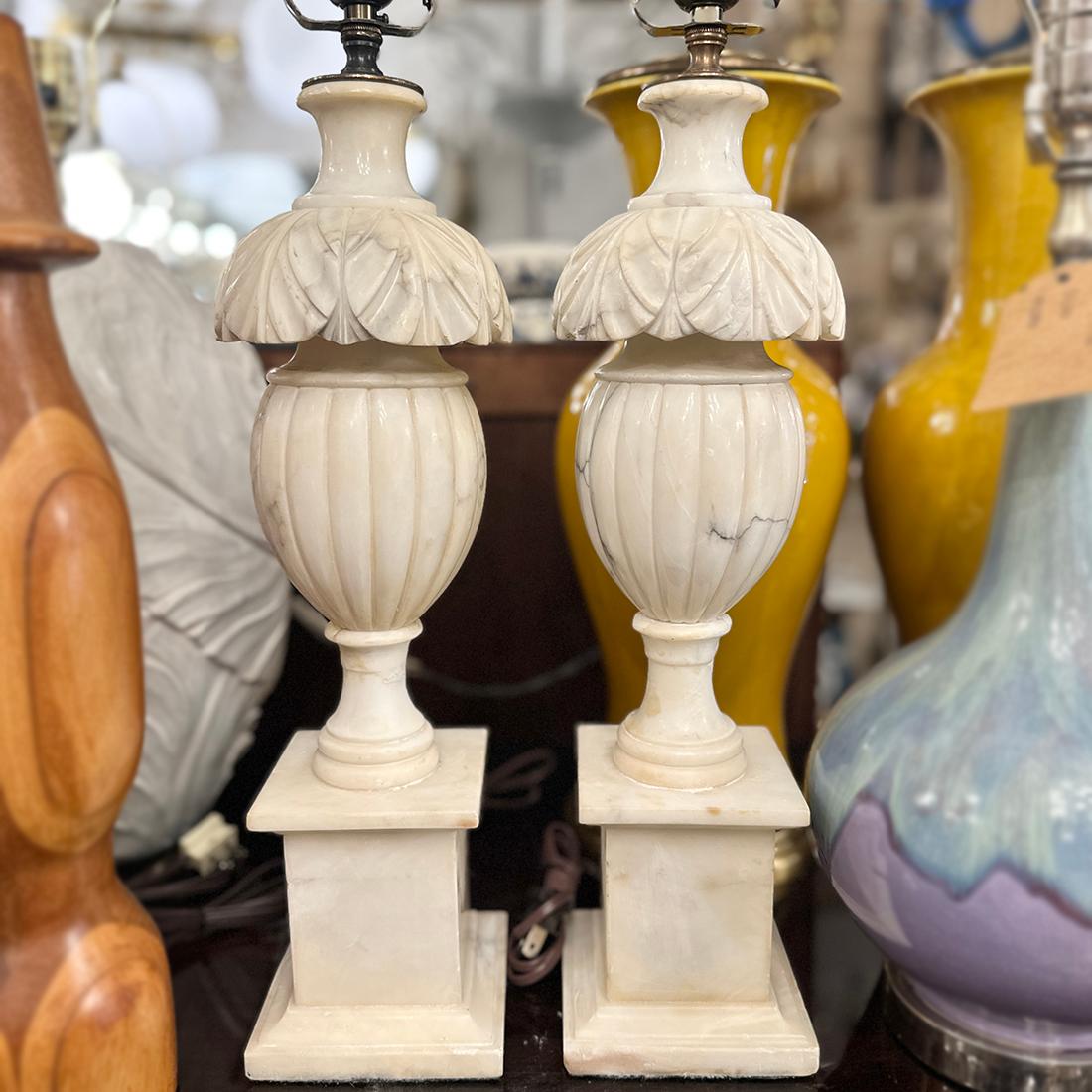 Metà XX secolo Coppia di lampade in alabastro vintage in vendita