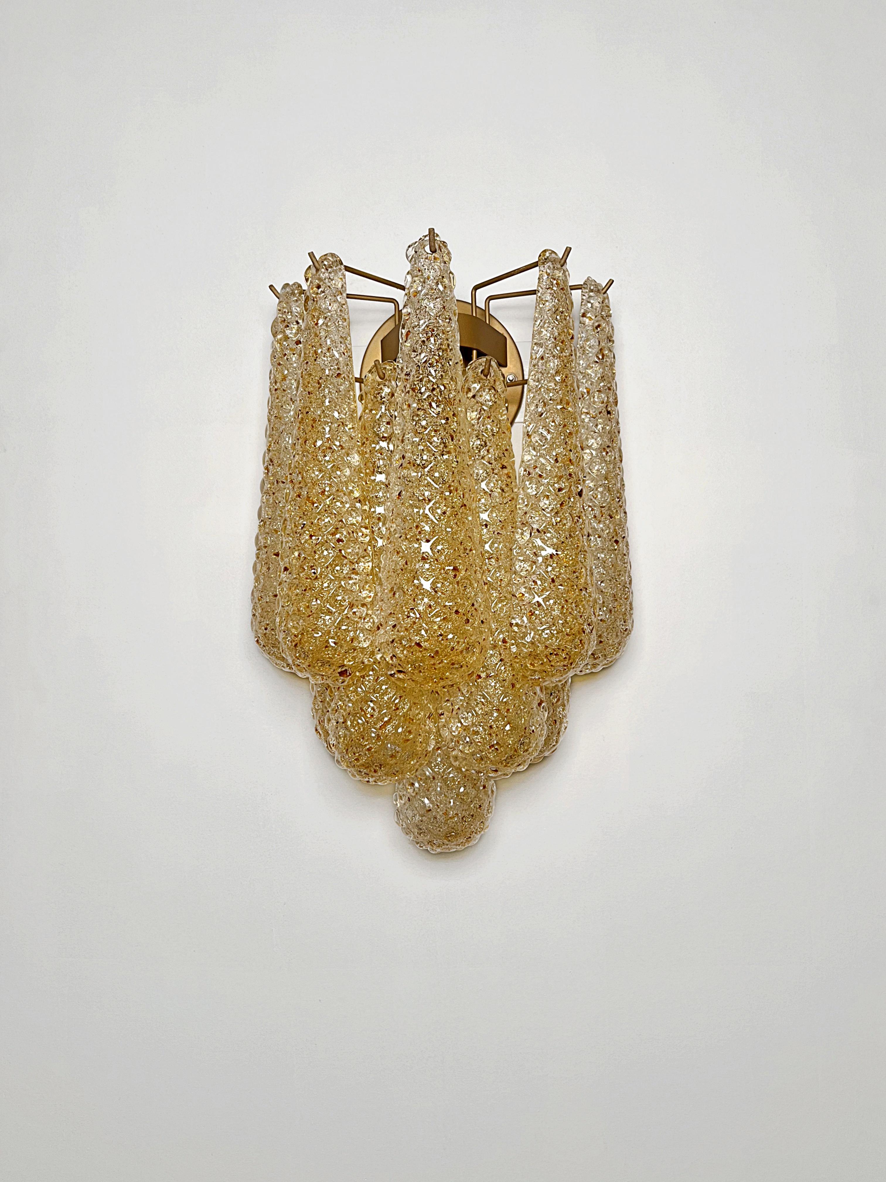Pair of vintage amber glass petals drop wall sconces In Good Condition For Sale In Gaiarine Frazione Francenigo (TV), IT