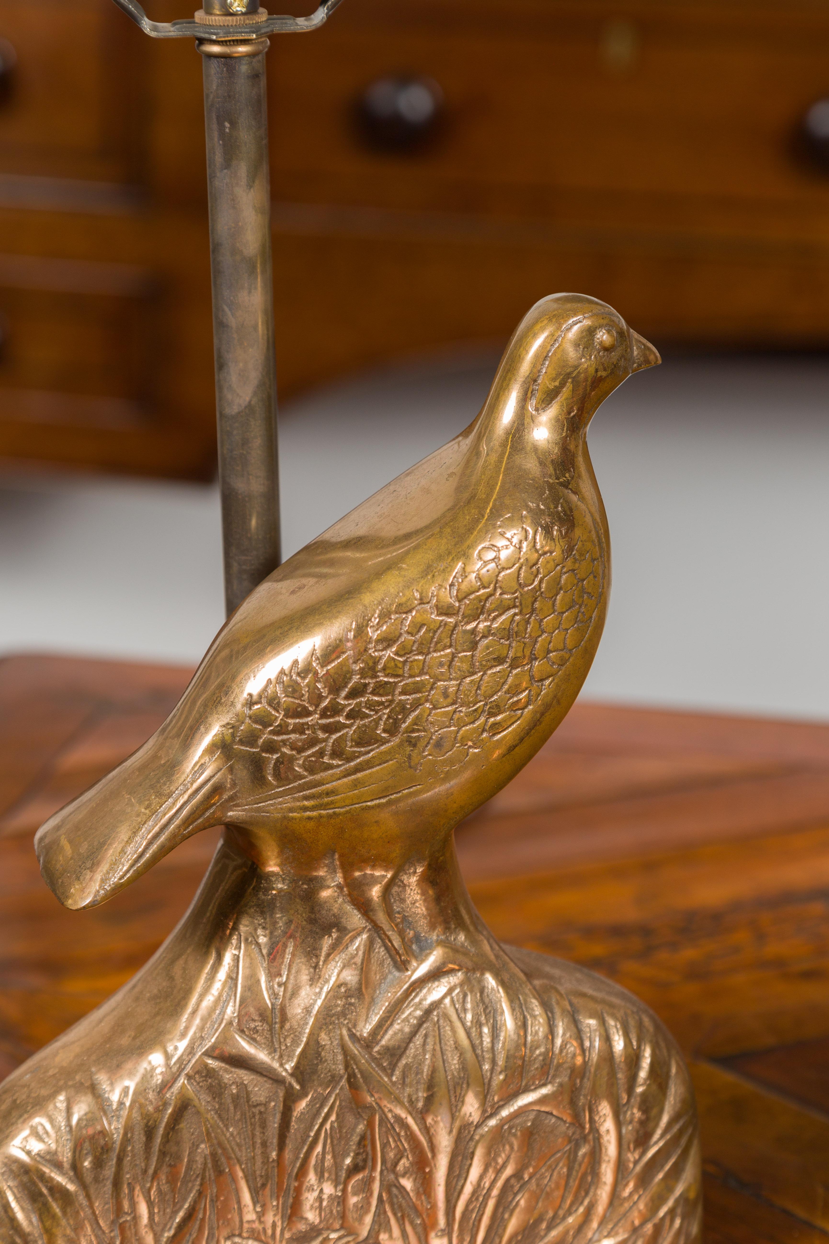 Pair of Vintage American Midcentury Bronze Quail Table Lamps on Foliage Bases In Good Condition In Atlanta, GA