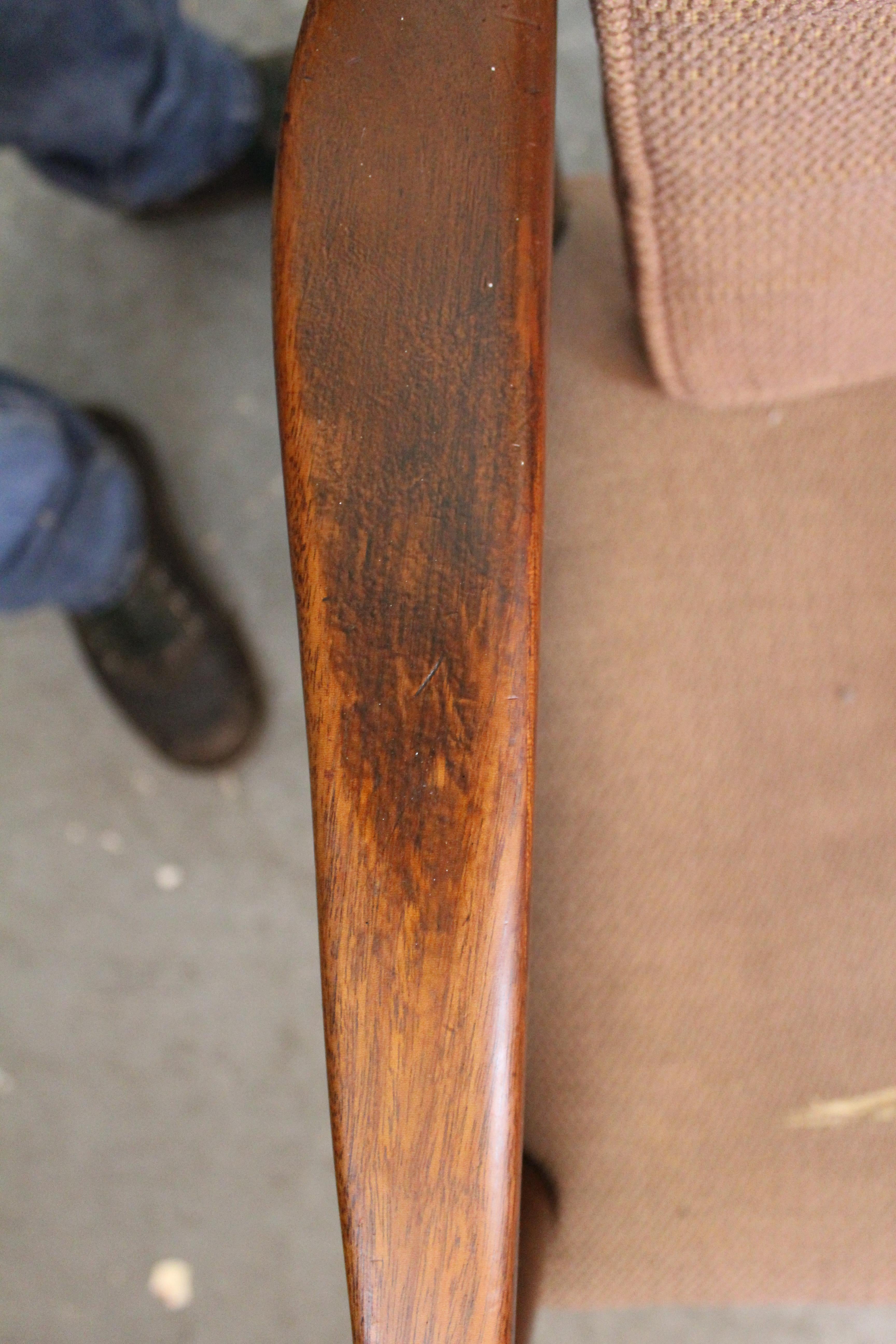 Pair of Vintage American Walnut Armchairs by Heritage Henredon For Sale 7