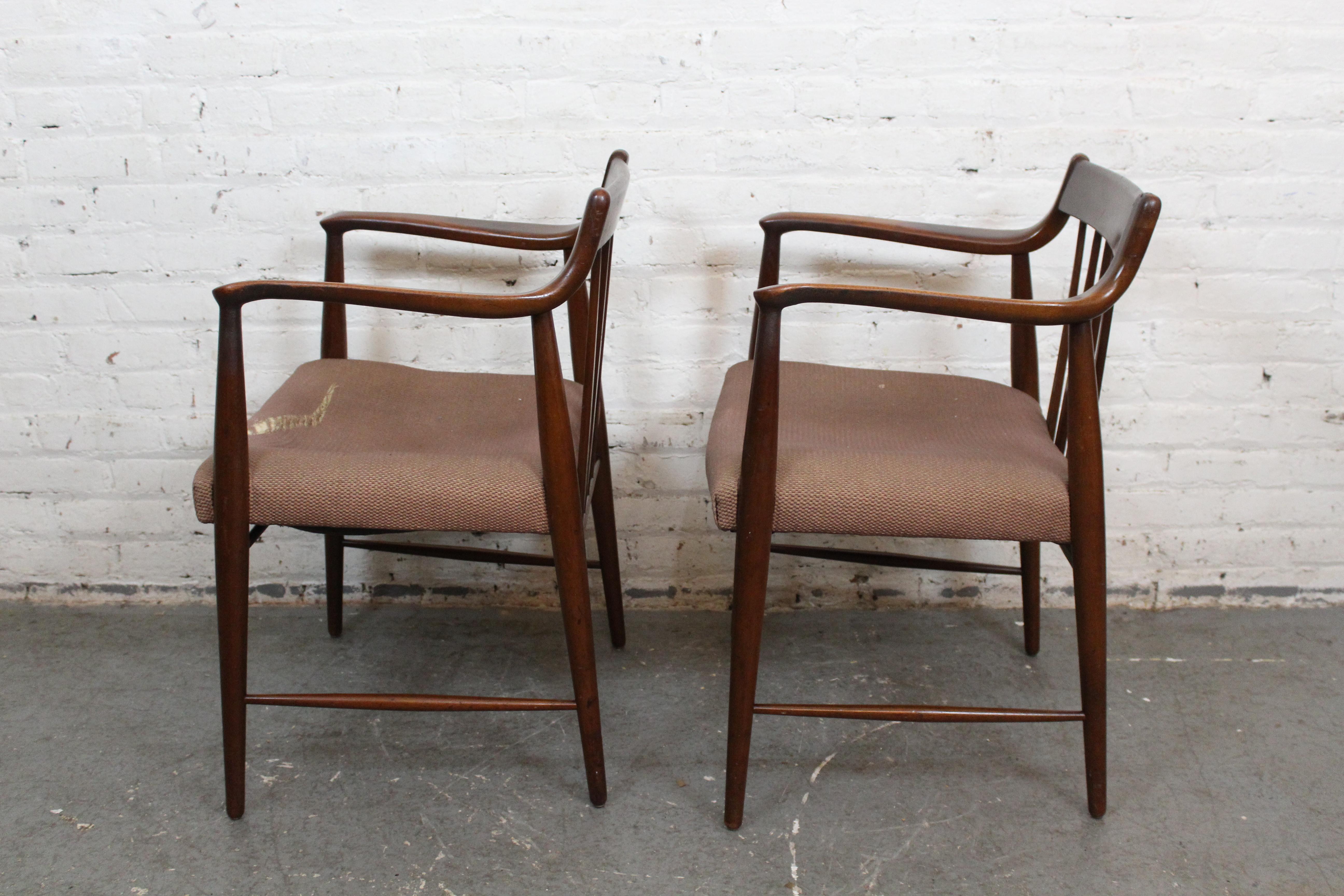Mid-Century Modern Pair of Vintage American Walnut Armchairs by Heritage Henredon For Sale