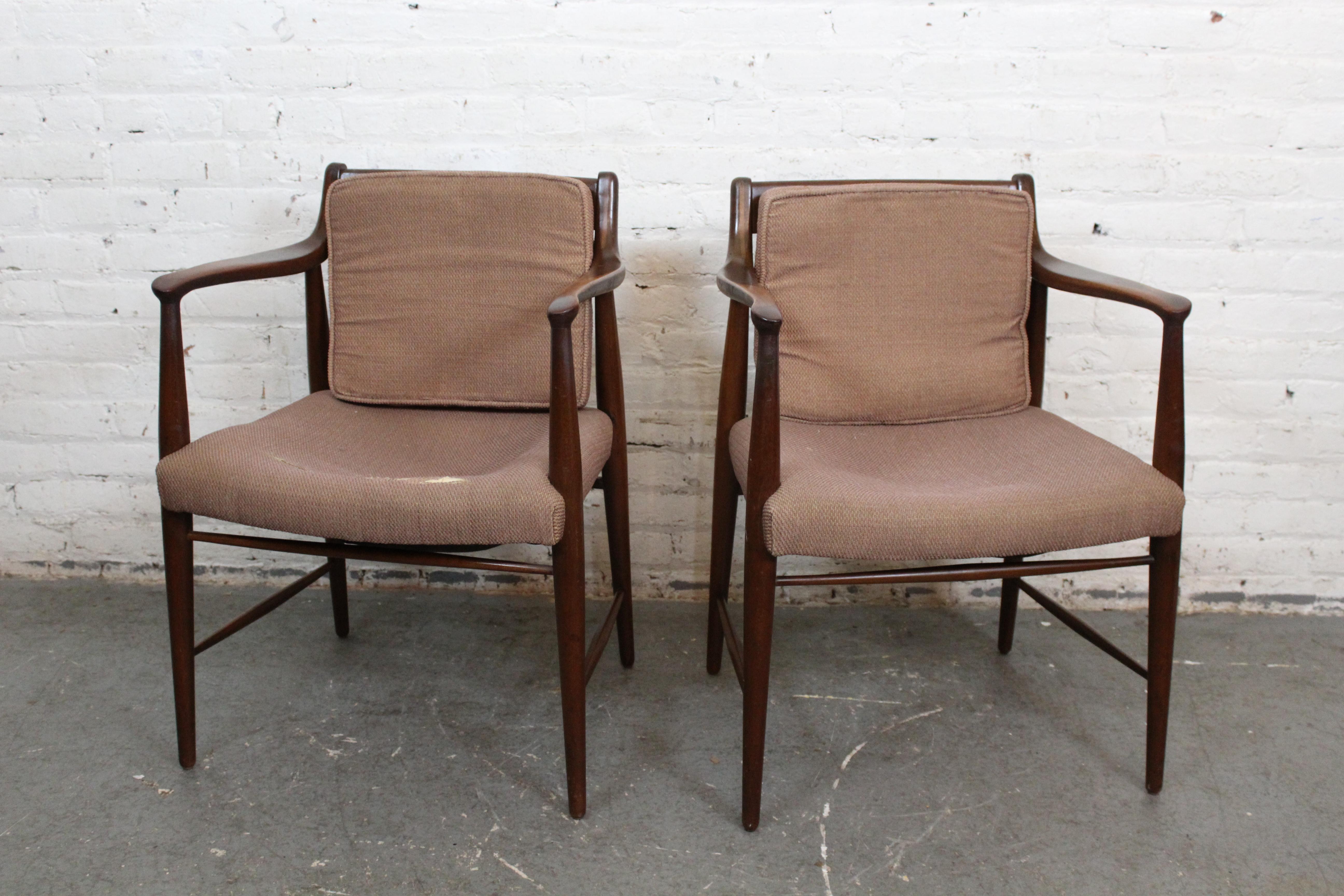 Fabric Pair of Vintage American Walnut Armchairs by Heritage Henredon For Sale