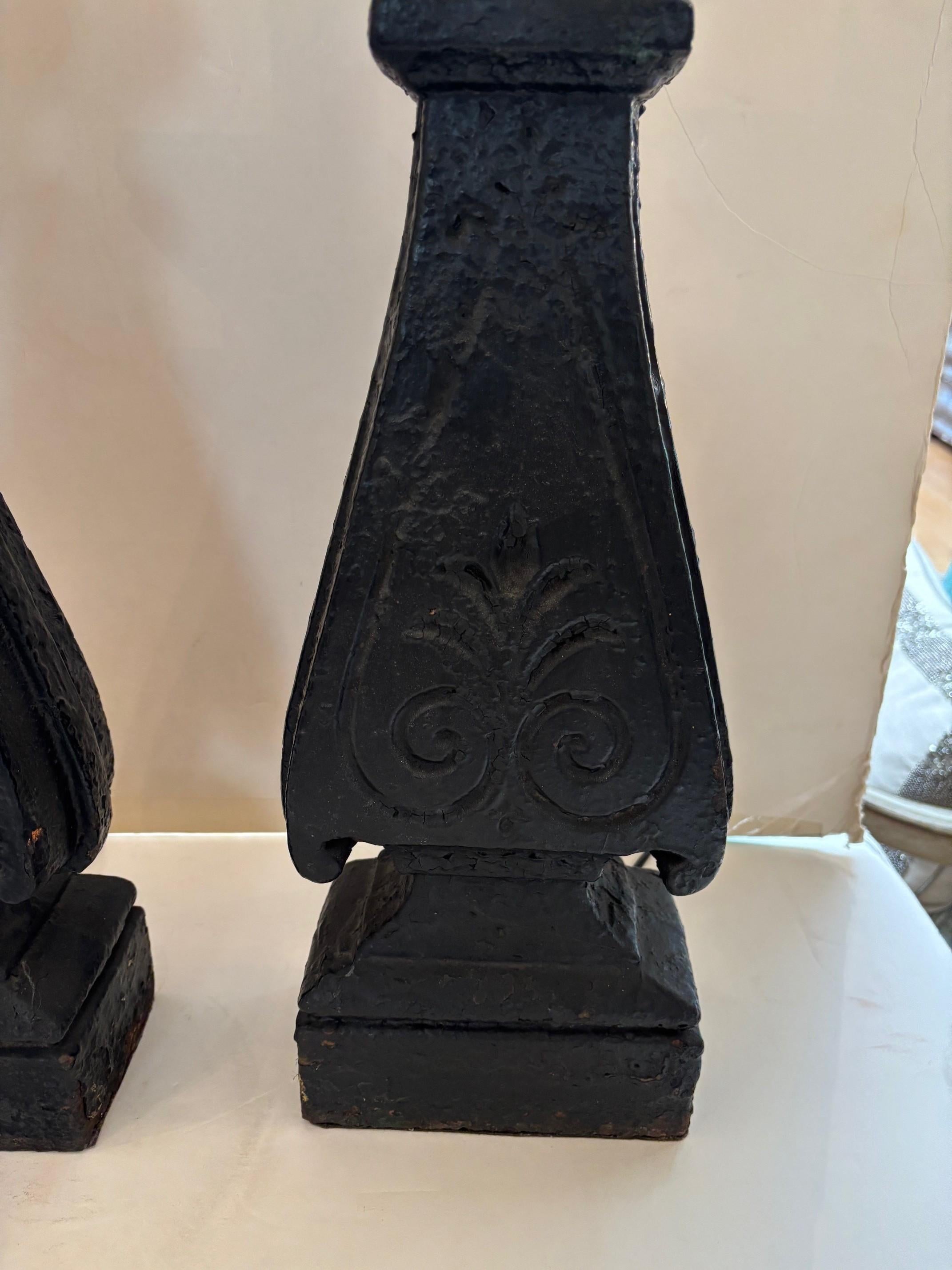 Pareja de lámparas vintage de elementos arquitectónicos en venta 2