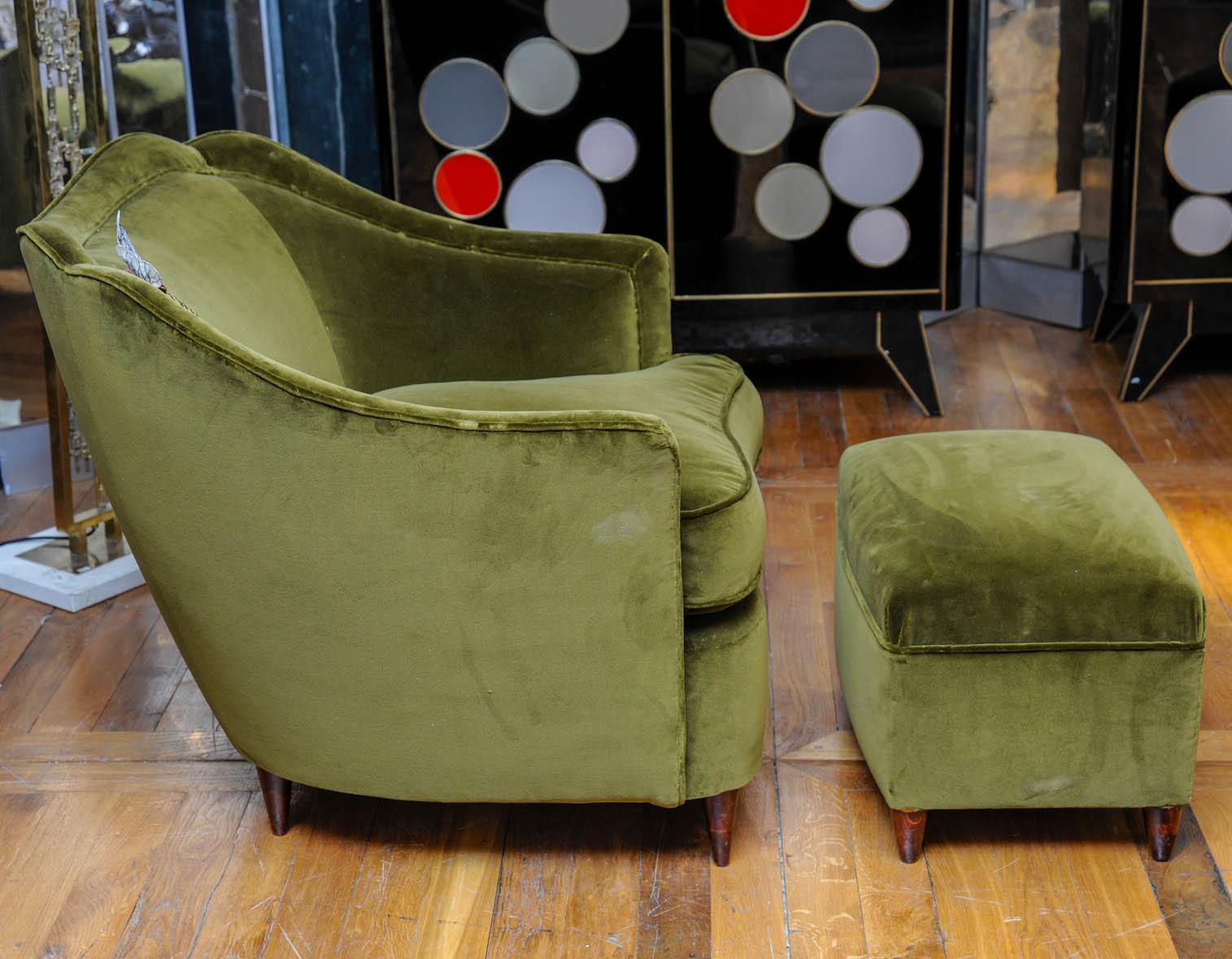 Pair of Vintage Armchairs and Footstools In Excellent Condition In Saint-Ouen (PARIS), FR