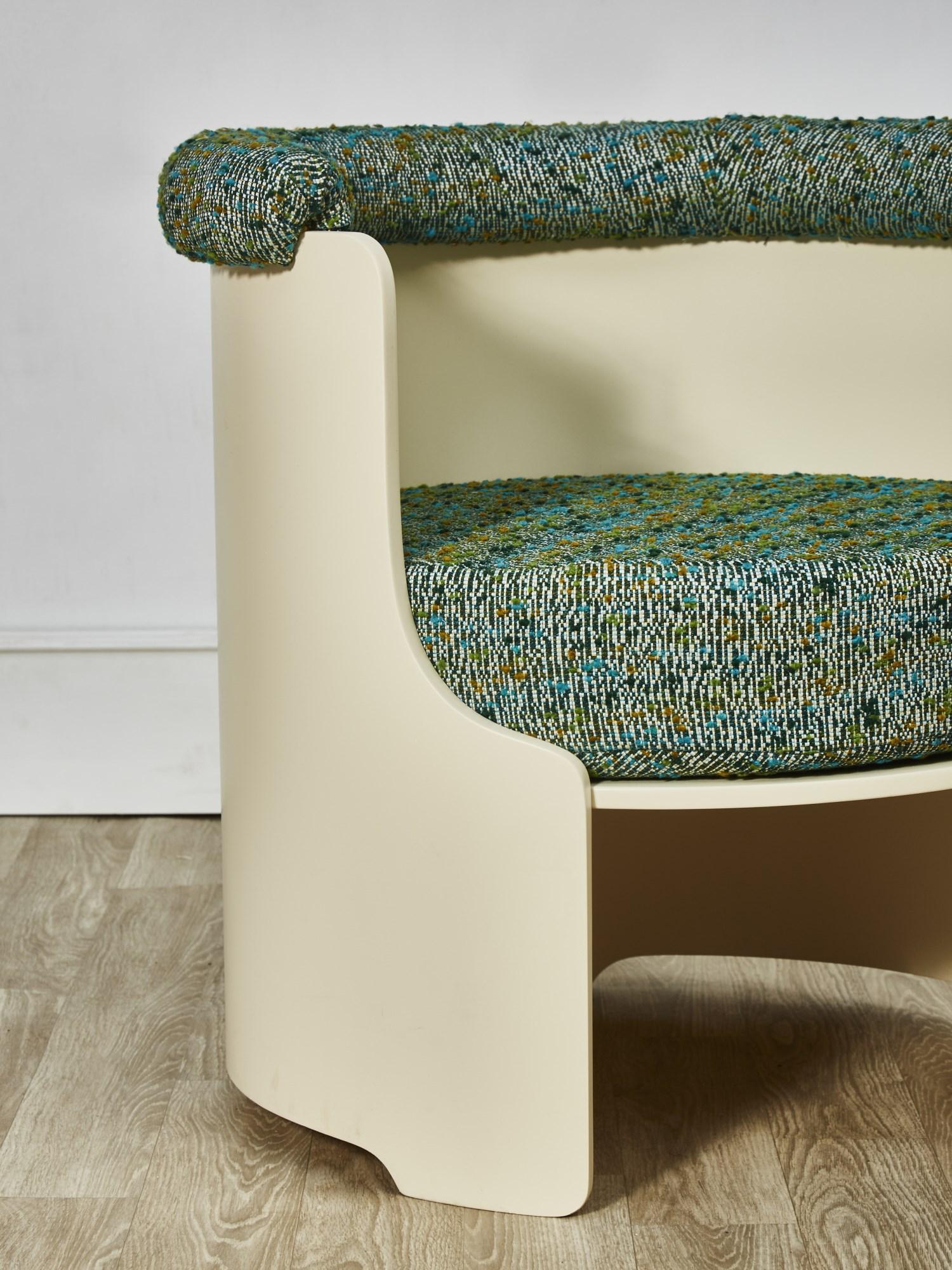 Tissu Paire de fauteuils vintage à prix abordable en vente