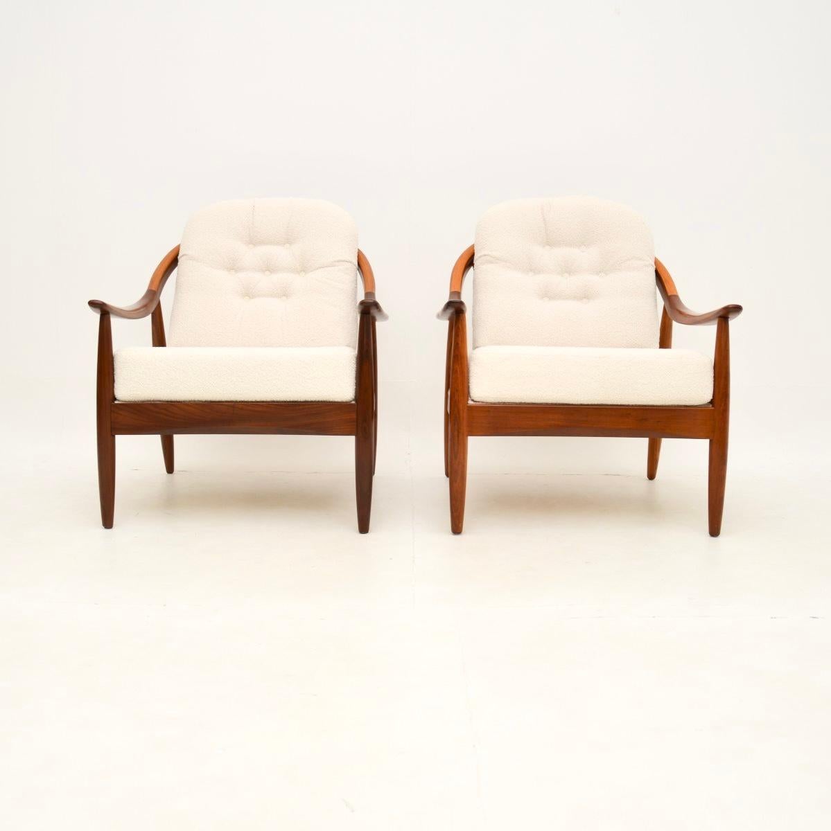 A very stylish pair of vintage armchairs by Greaves and Thomas. These were made in England, they date from the 1960’s.

The quality is outstanding, they have beautifully curved frames and gorgeous colour tones. They are of lovely proportions and are