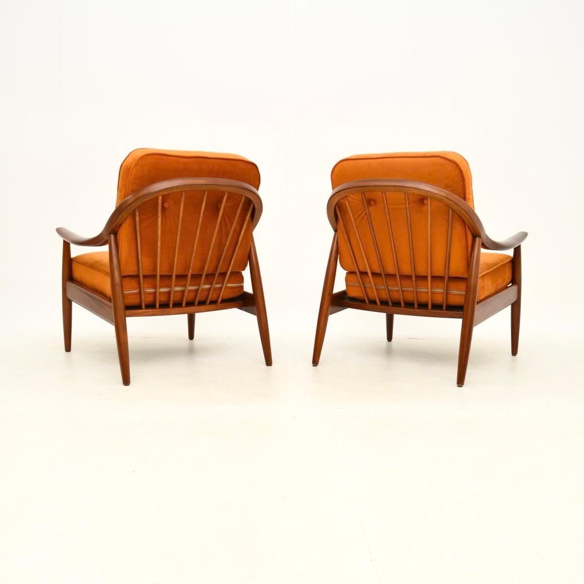 Britannique Paire de fauteuils vintage par Greaves and Thomas en vente