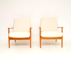 Pair of Vintage Armchairs by Knoll Antimott