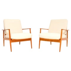 Pair of Vintage Armchairs by Knoll Antimott