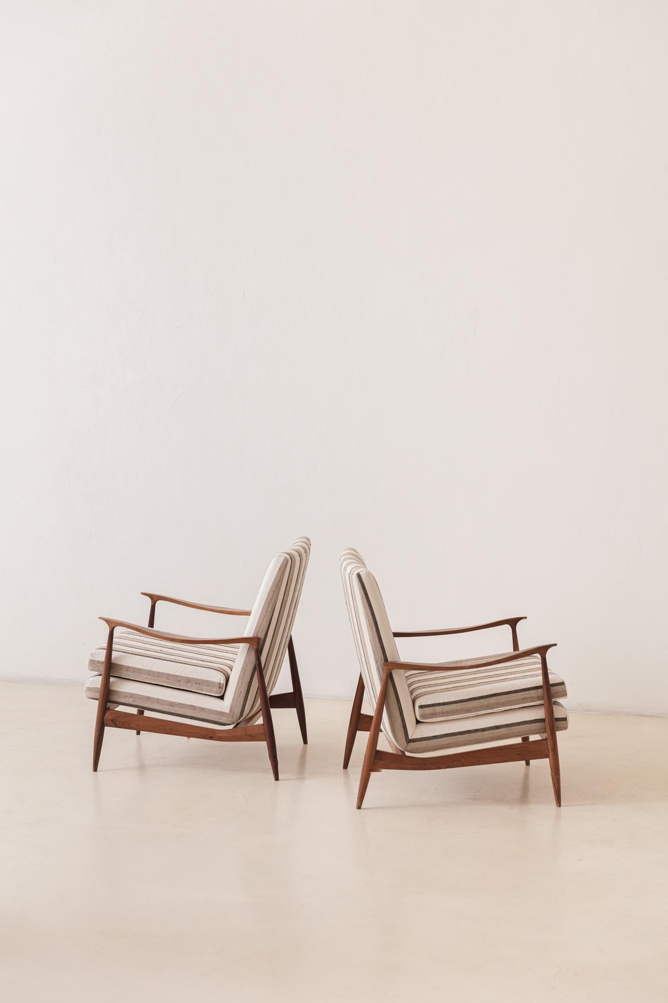 Mid-Century Modern Pair of Vintage Armchairs by Móveis Cimo, 1960s, Brazilian Mid-Century For Sale