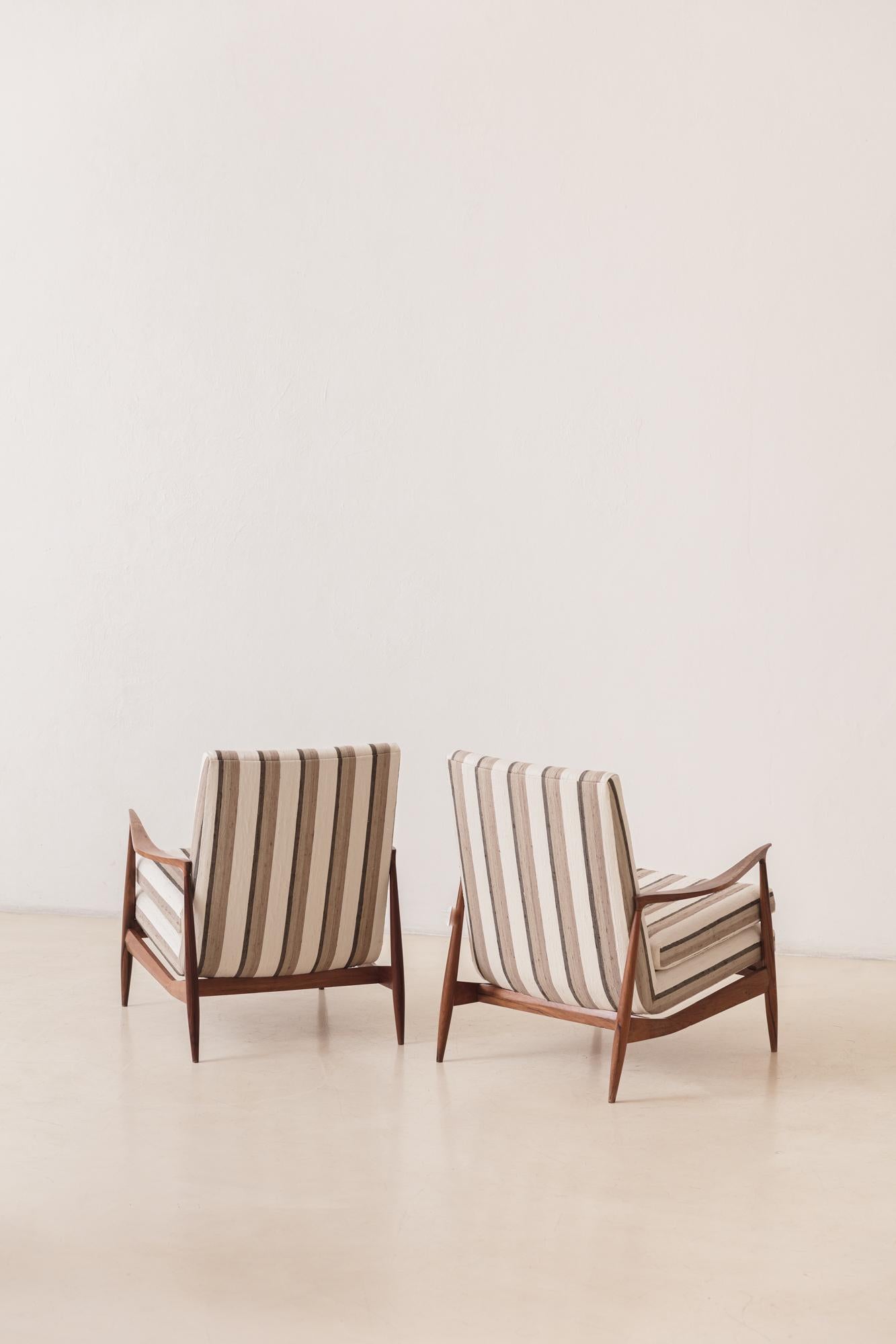 Pair of Vintage Armchairs by Móveis Cimo, 1960s, Brazilian Mid-Century In Good Condition For Sale In New York, NY