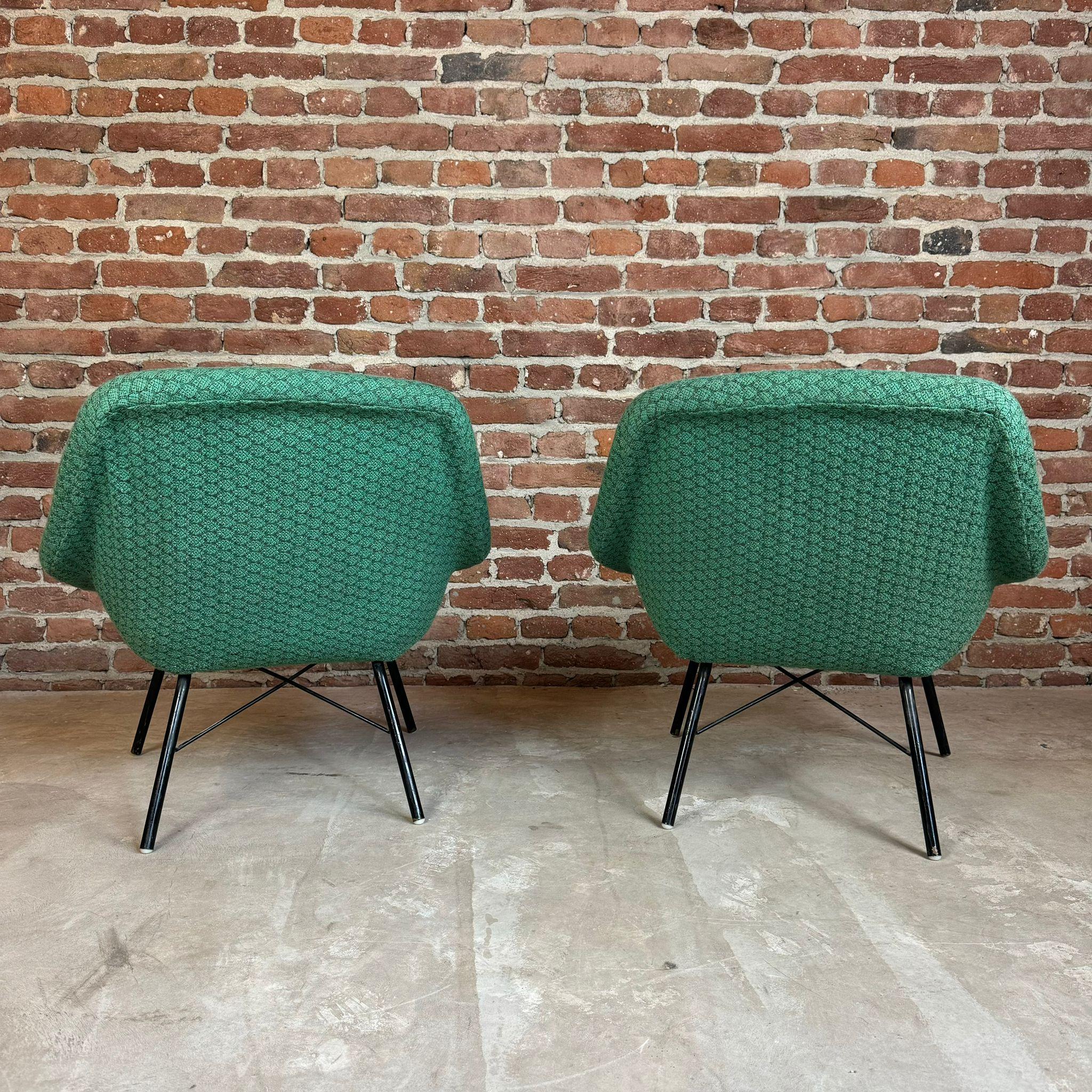 Milieu du XXe siècle Paire de fauteuils vintage en vente