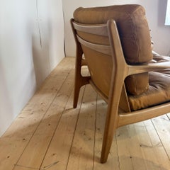 Pair of vintage armchairs in leather