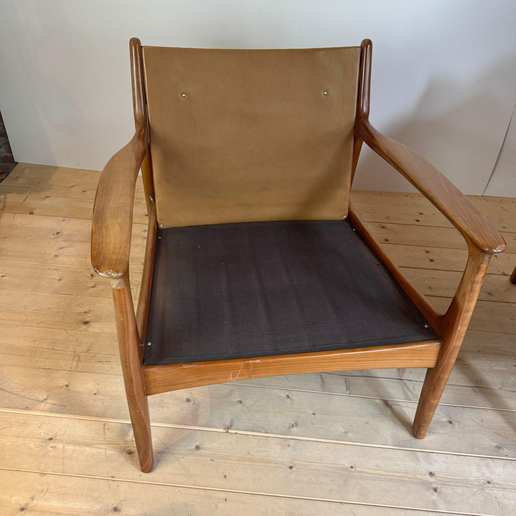 Mid-Century Modern Paire de fauteuils vintage en cuir en vente
