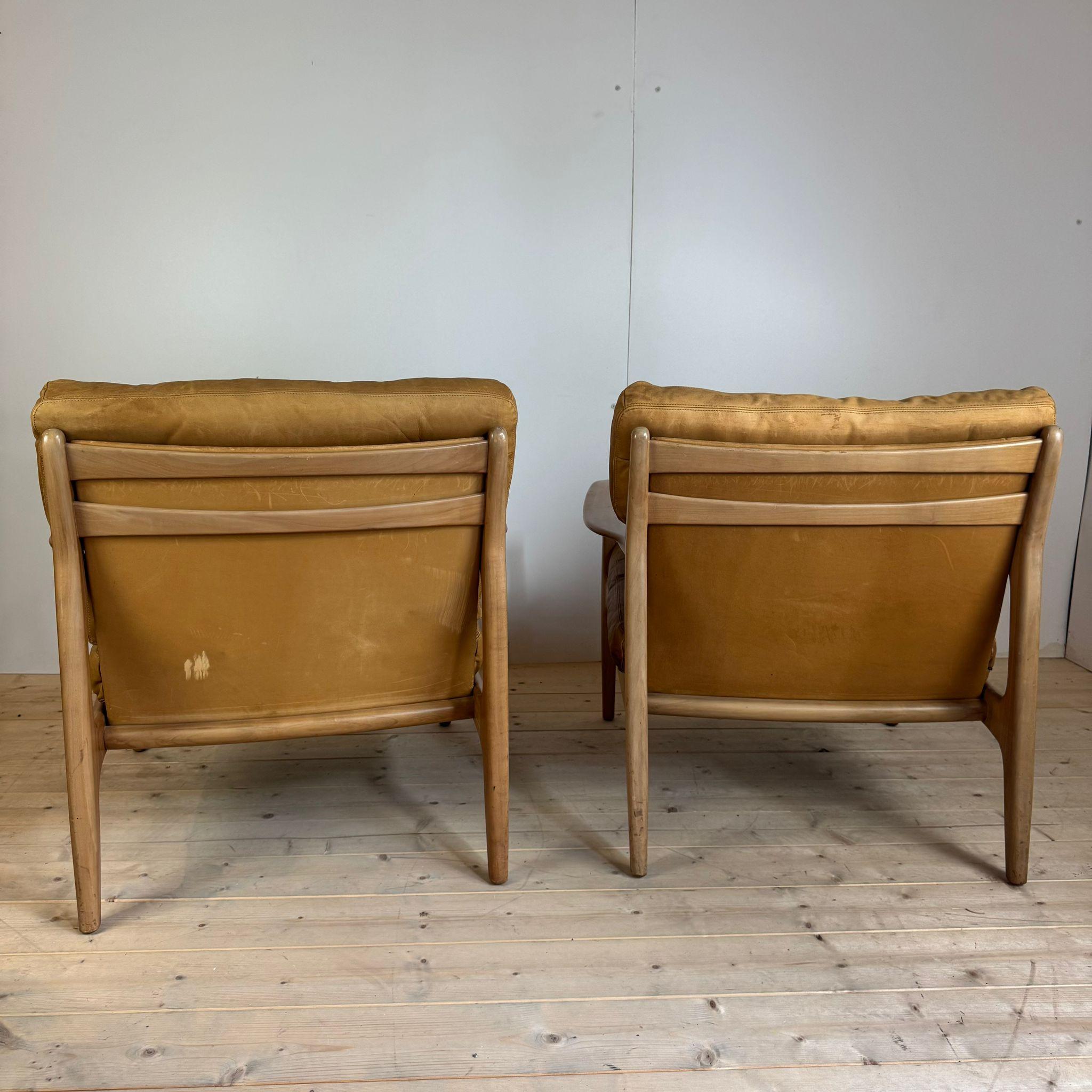 Paire de fauteuils vintage en cuir Bon état - En vente à Torino, IT