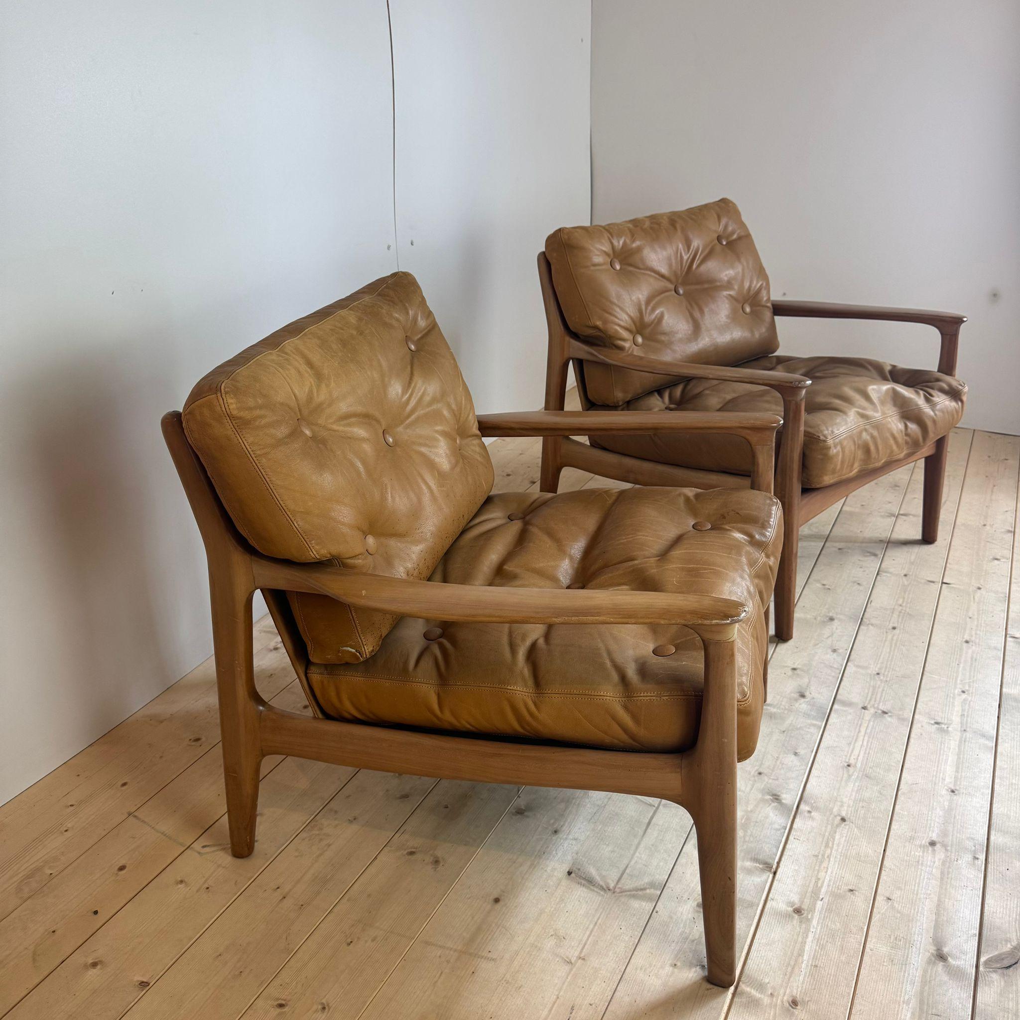 Cuir Paire de fauteuils vintage en cuir en vente