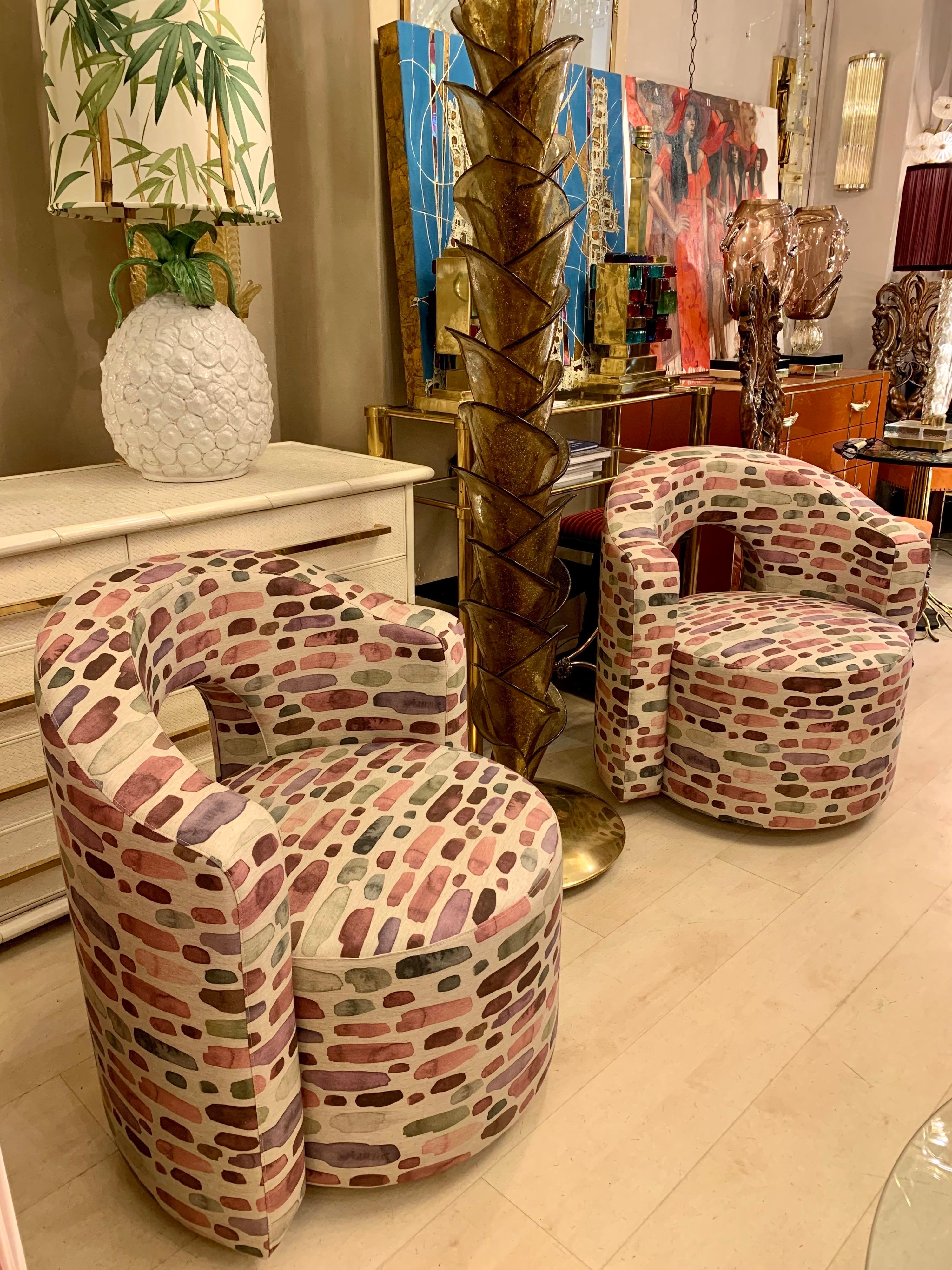 Paire de fauteuils vintage nouvellement tapissés avec un tissu de coton fantaisie, années 1970 en vente 12