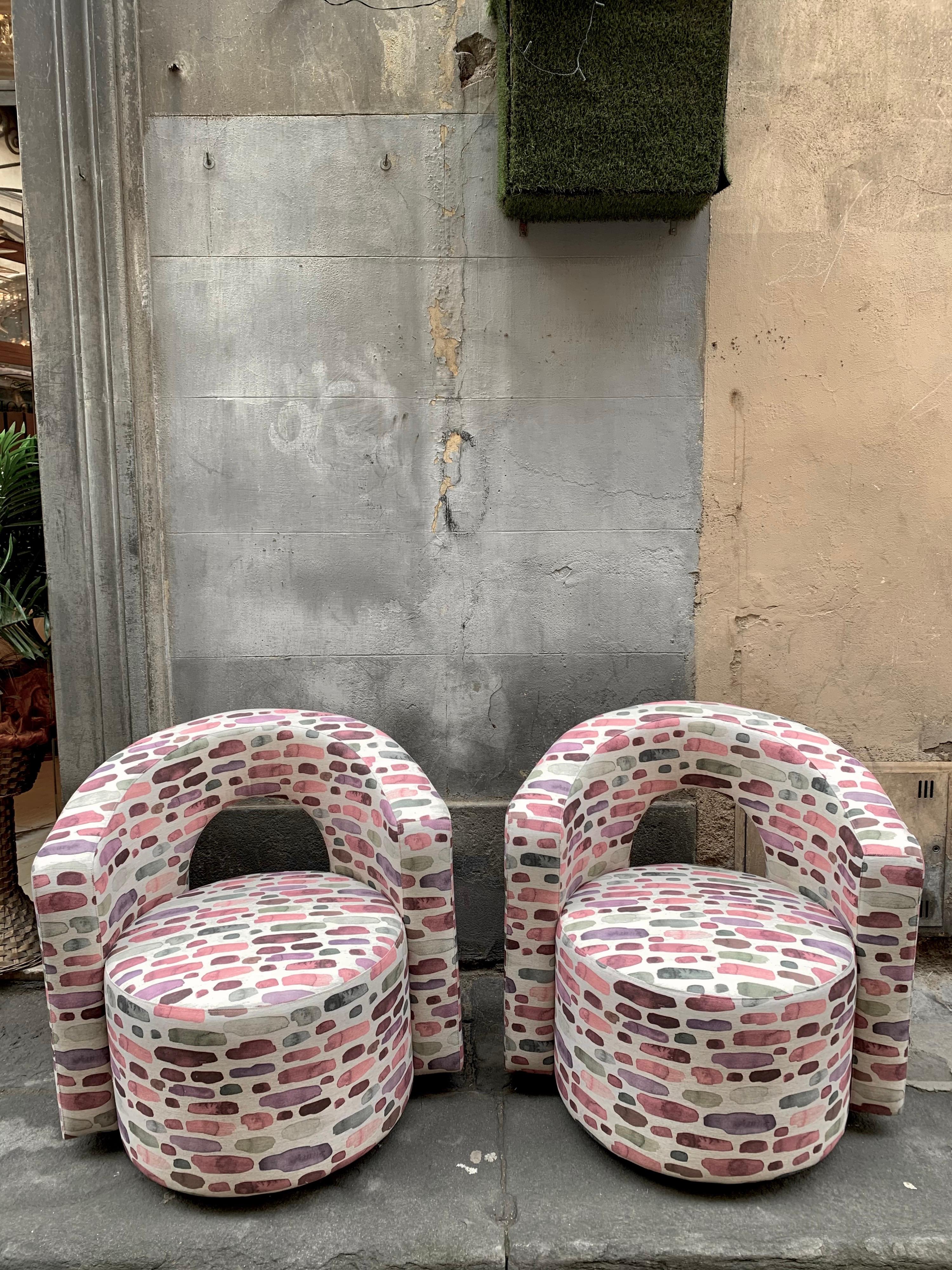 Mid-Century Modern Pair of Vintage Armchairs Newly Upholstered with Fantasy Cotton Fabric, 1970s For Sale