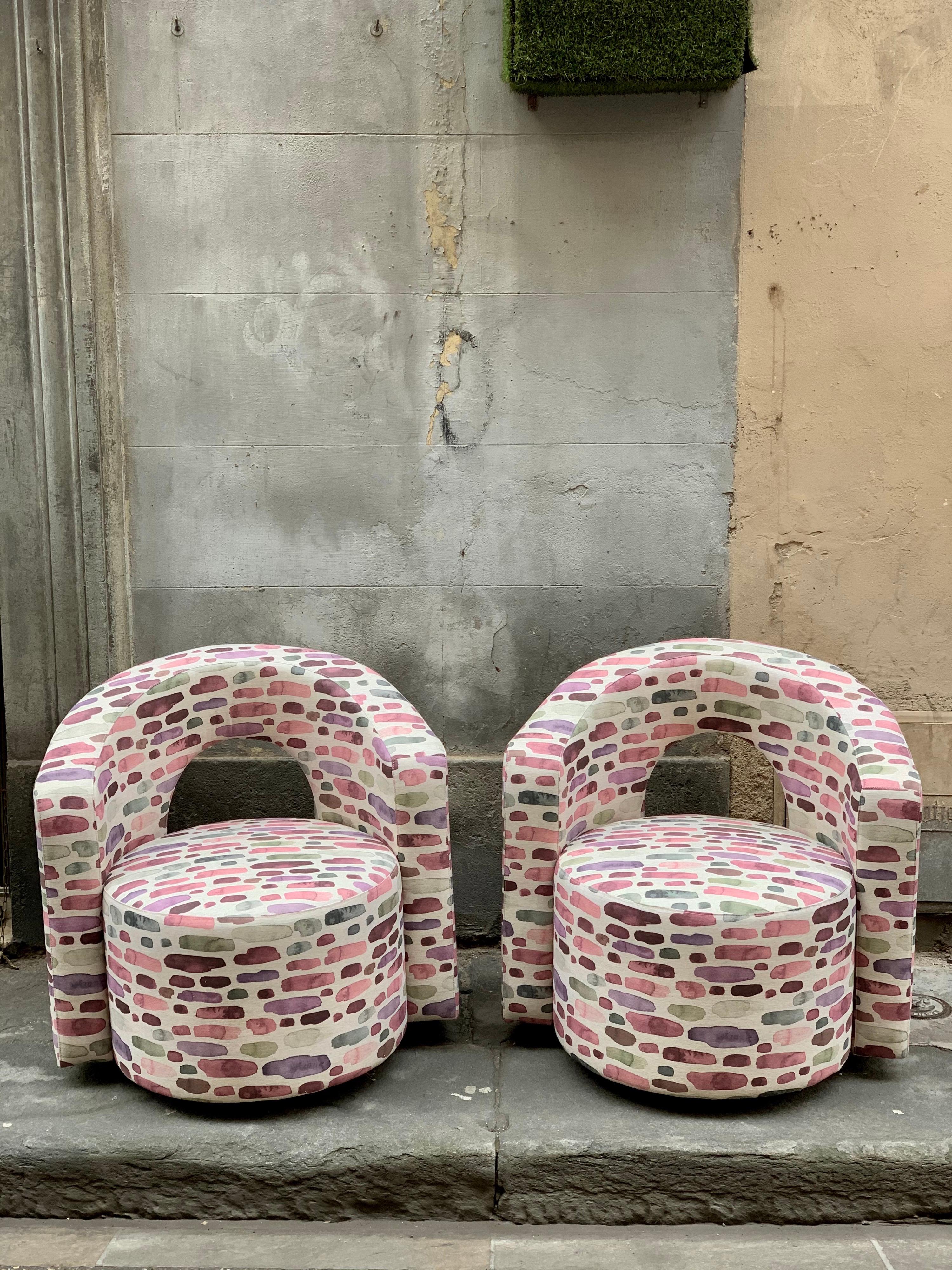 Pair of Vintage Armchairs Newly Upholstered with Fantasy Cotton Fabric, 1970s In Excellent Condition For Sale In Florence, IT