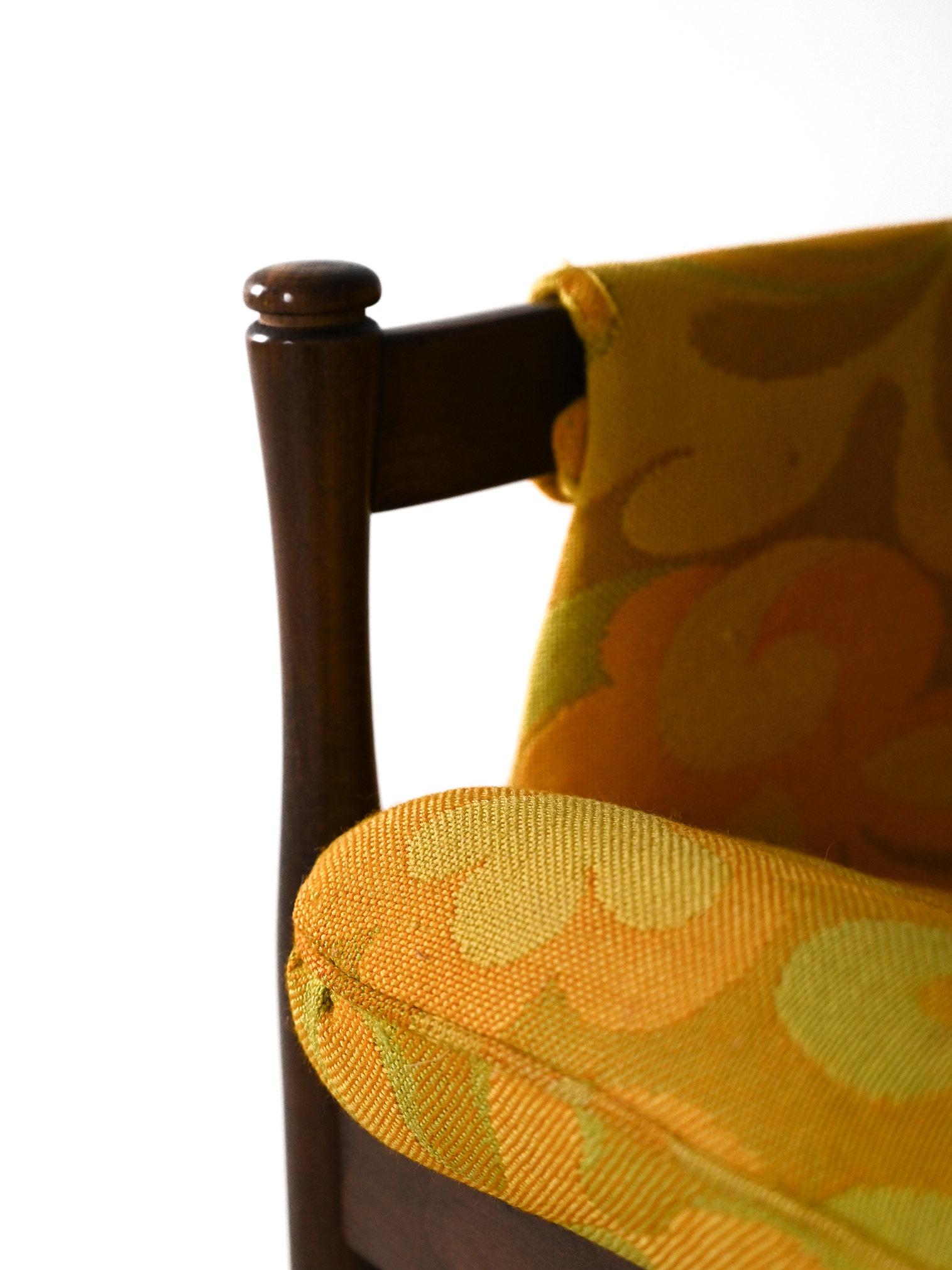Fabric Pair of vintage armchairs with 1960s fabric