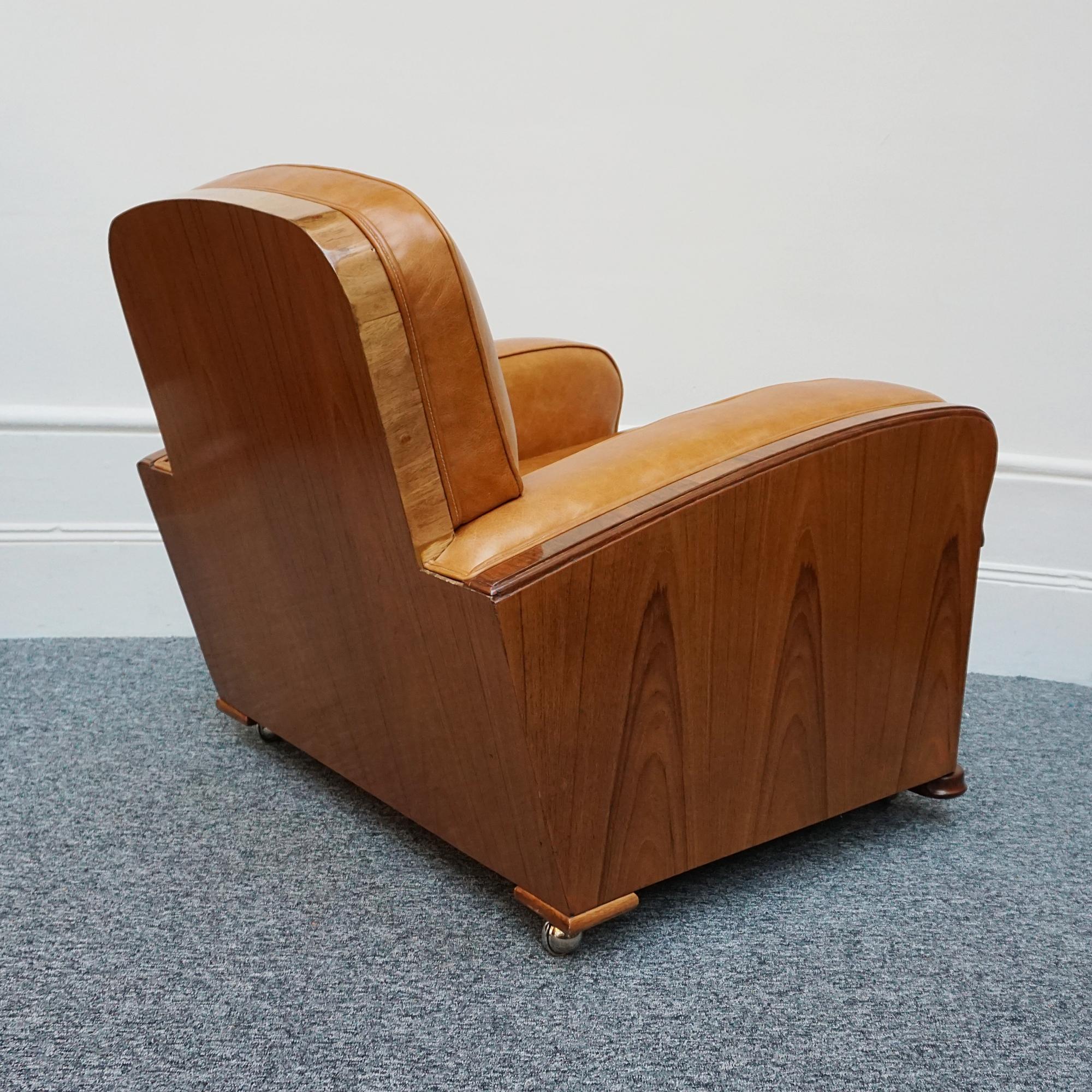 Pair of Vintage Art Deco Club Chairs in Brown Leather with Walnut Veneer 8