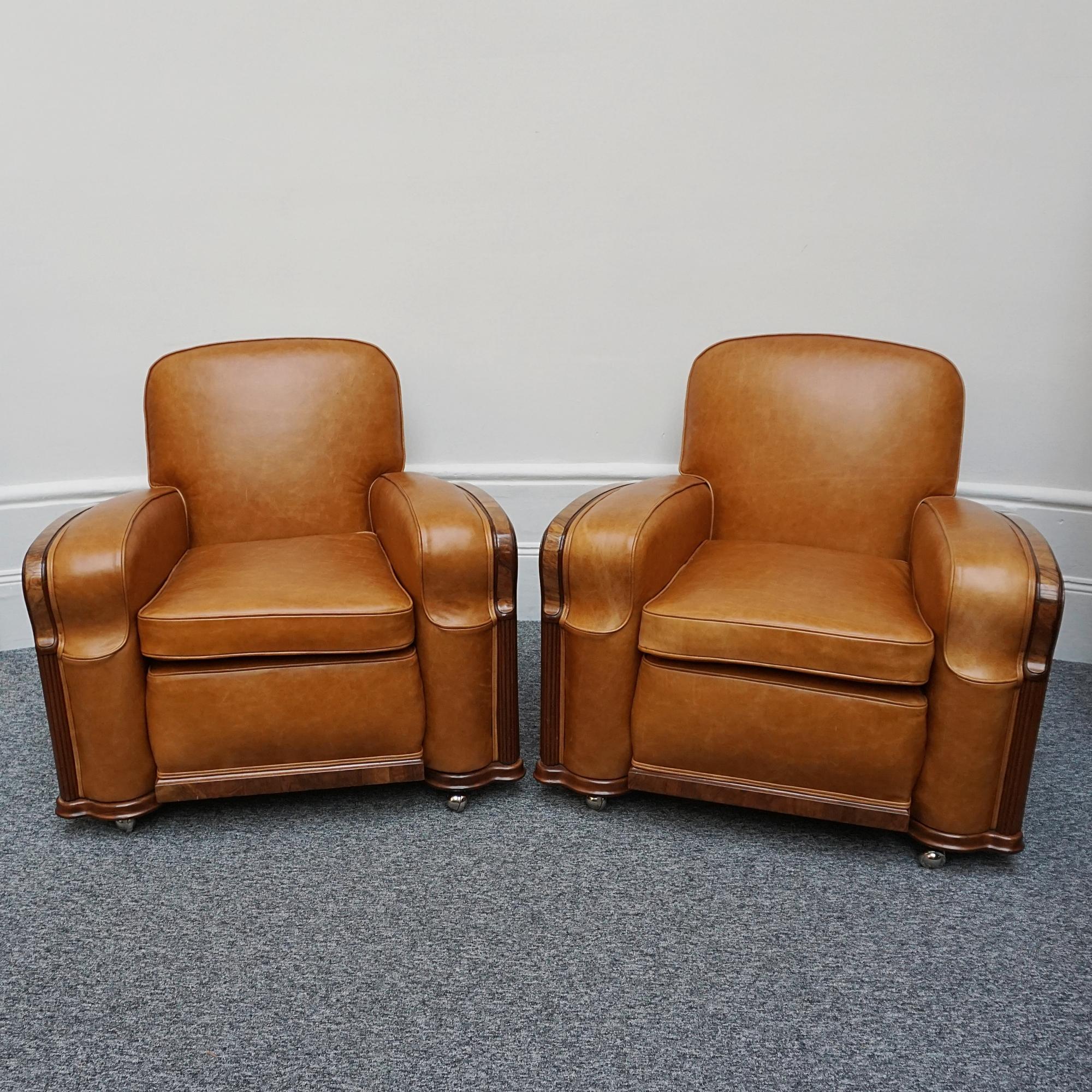 Pair of Vintage Art Deco Club Chairs in Brown Leather with Walnut Veneer 10