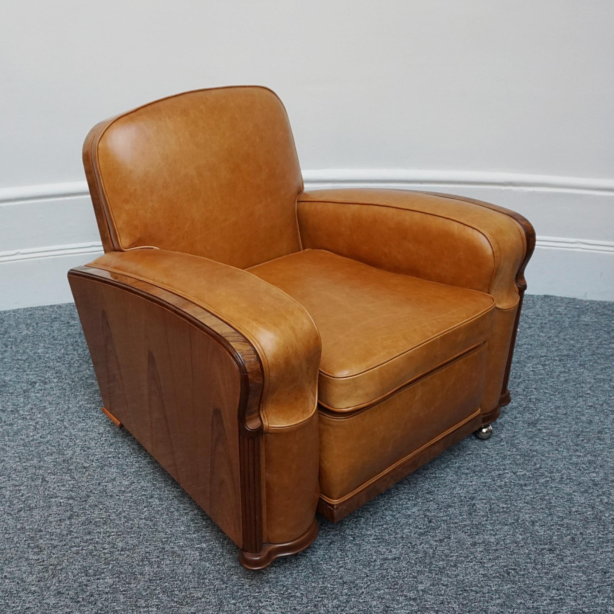 Pair of Vintage Art Deco Club Chairs in Brown Leather with Walnut Veneer 1
