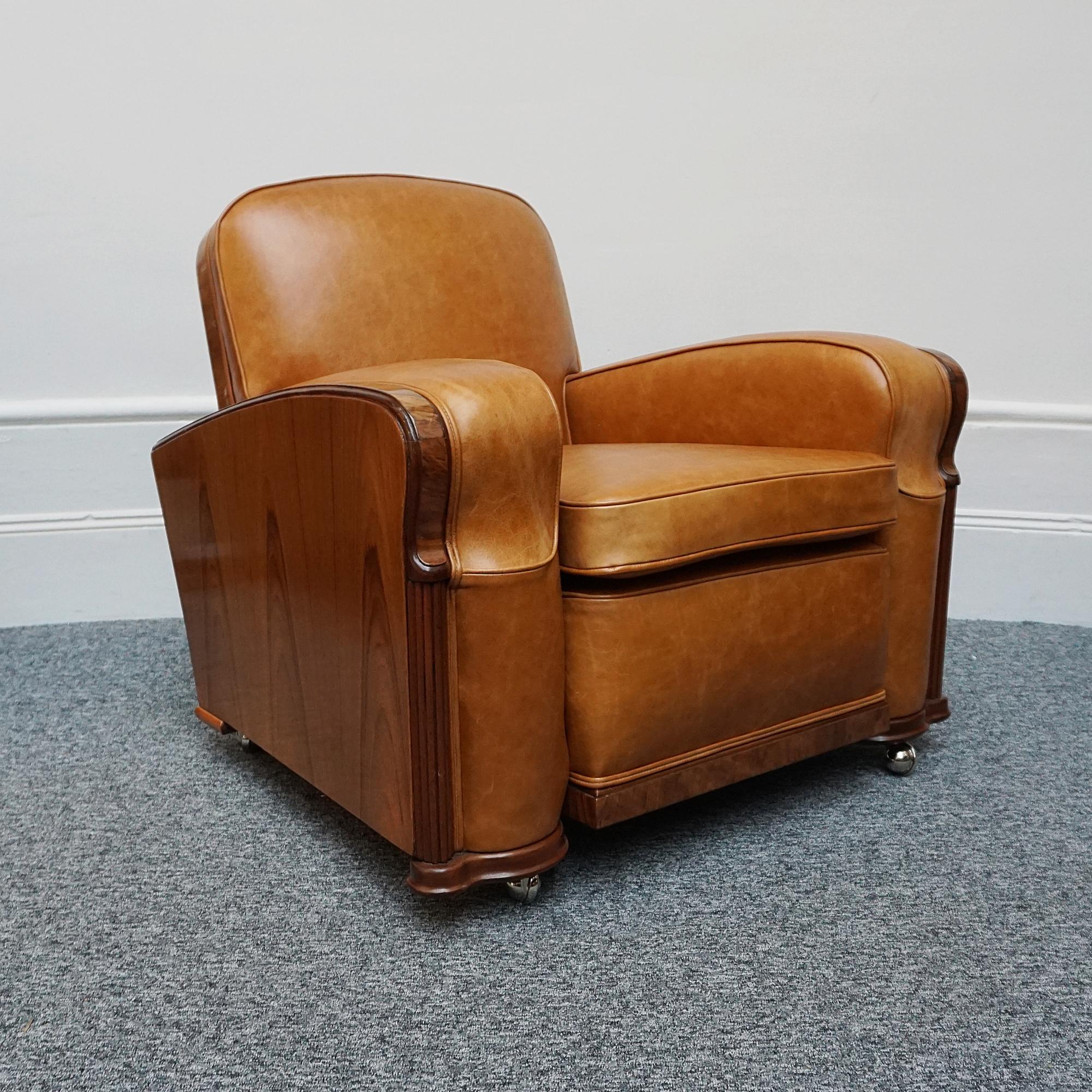 Pair of Vintage Art Deco Club Chairs in Brown Leather with Walnut Veneer 2
