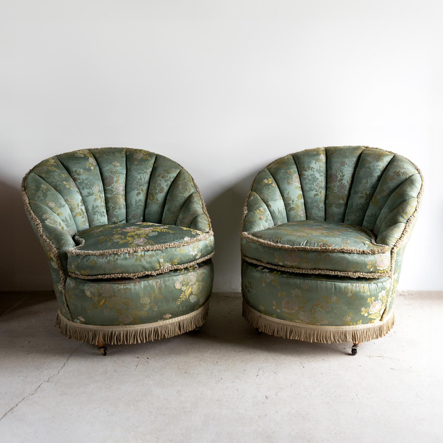 20th Century Pair Of Vintage Art Deco Cocktail Chairs With Chinoiserie Satin Upholstery For Sale