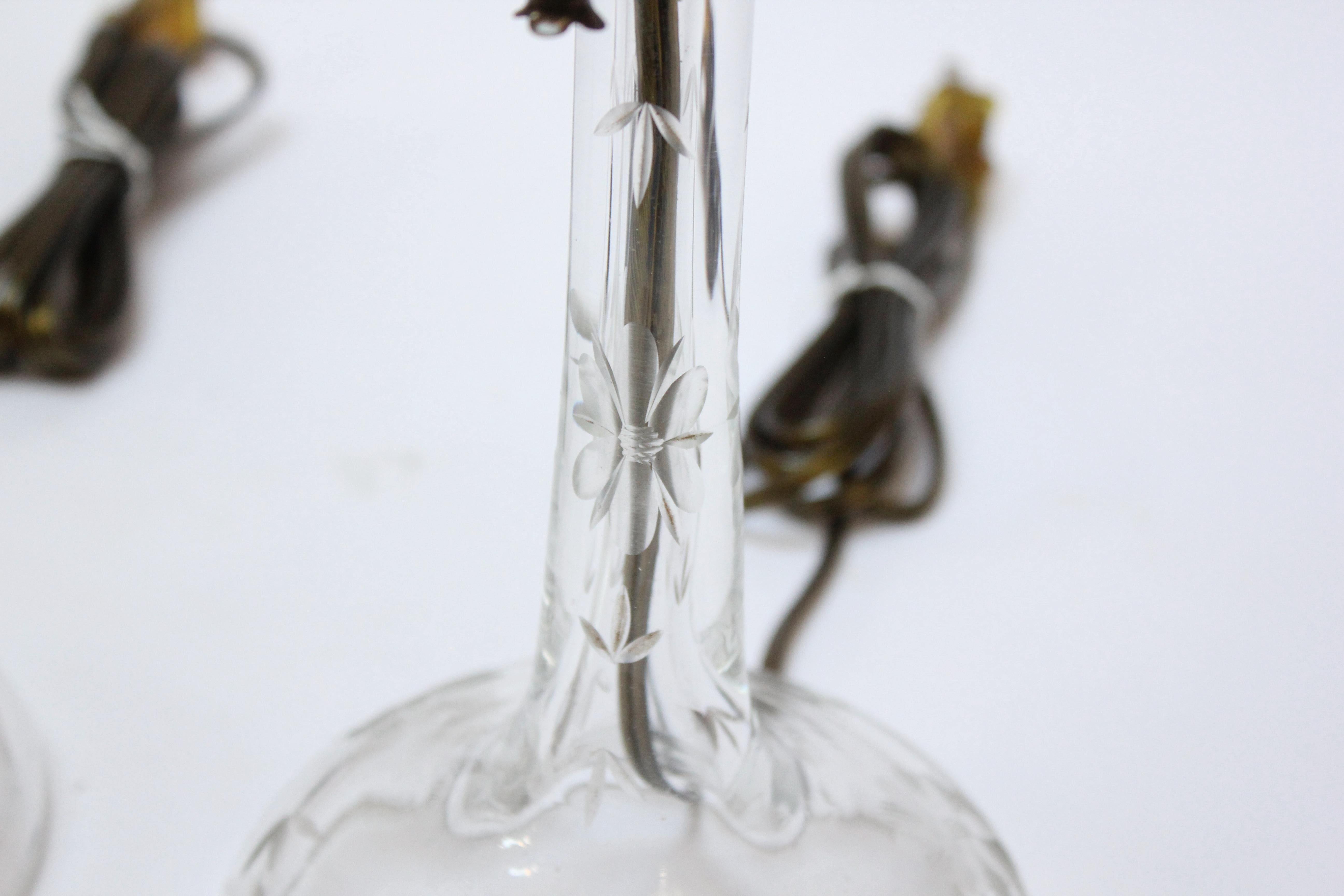 Paire de lampes de bureau Art Déco vintage en cristal gravé en vente 3