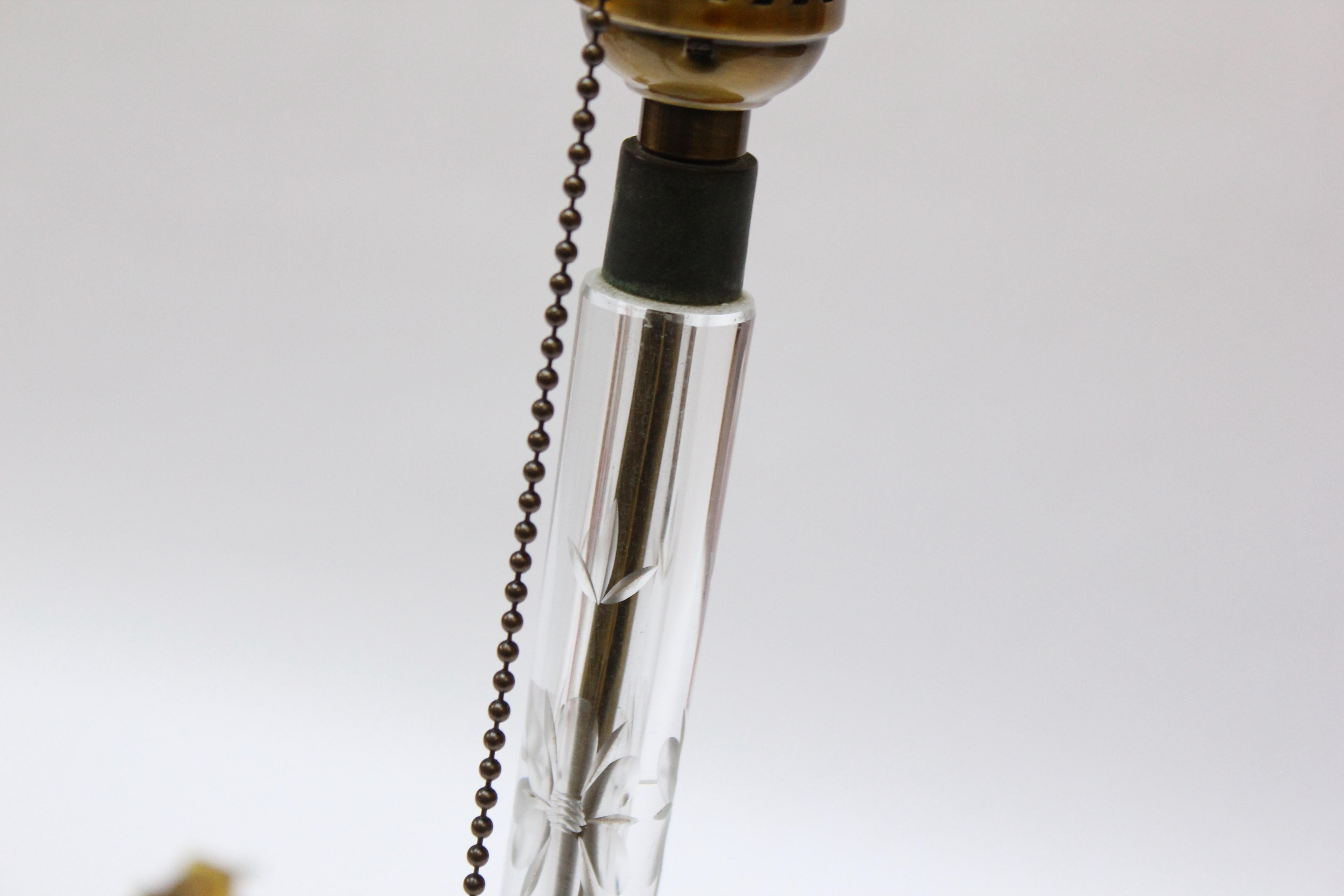 Paire de lampes de bureau Art Déco vintage en cristal gravé en vente 1