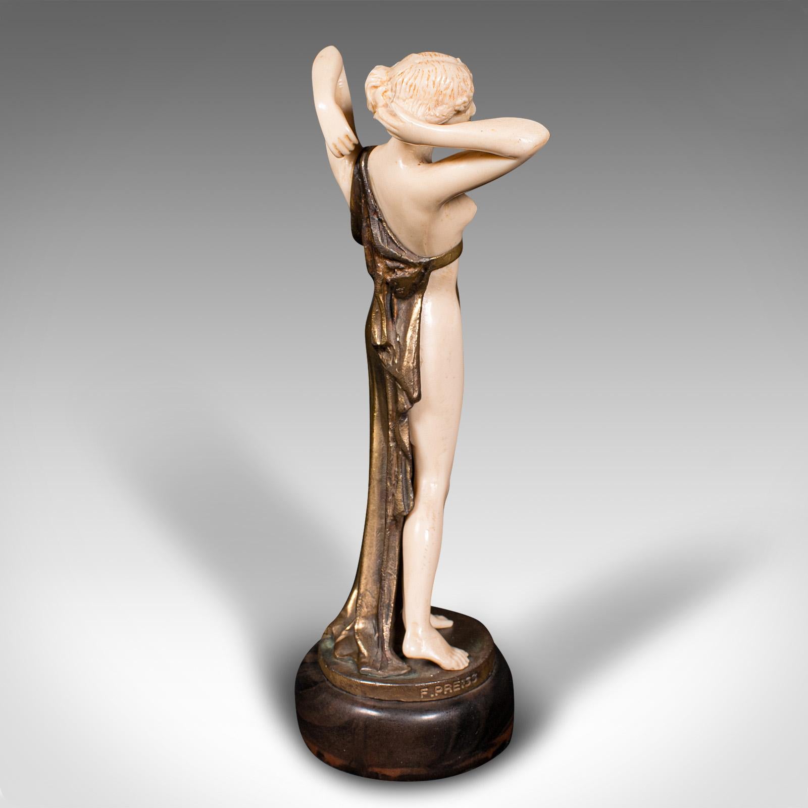 Tedesco Coppia di figure art déco d'epoca, tedesche, statuetta decorativa, dopo F. Preiss in vendita