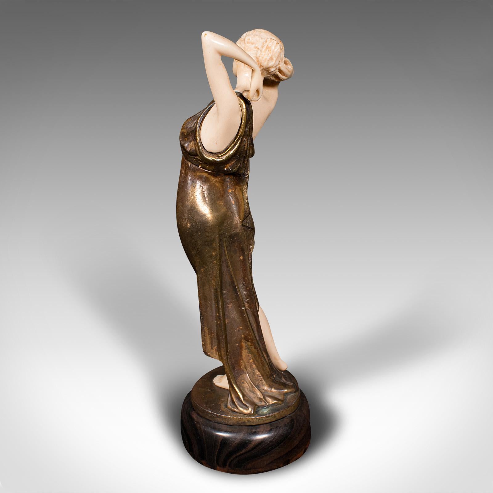 Coppia di figure art déco d'epoca, tedesche, statuetta decorativa, dopo F. Preiss In condizioni buone in vendita a Hele, Devon, GB