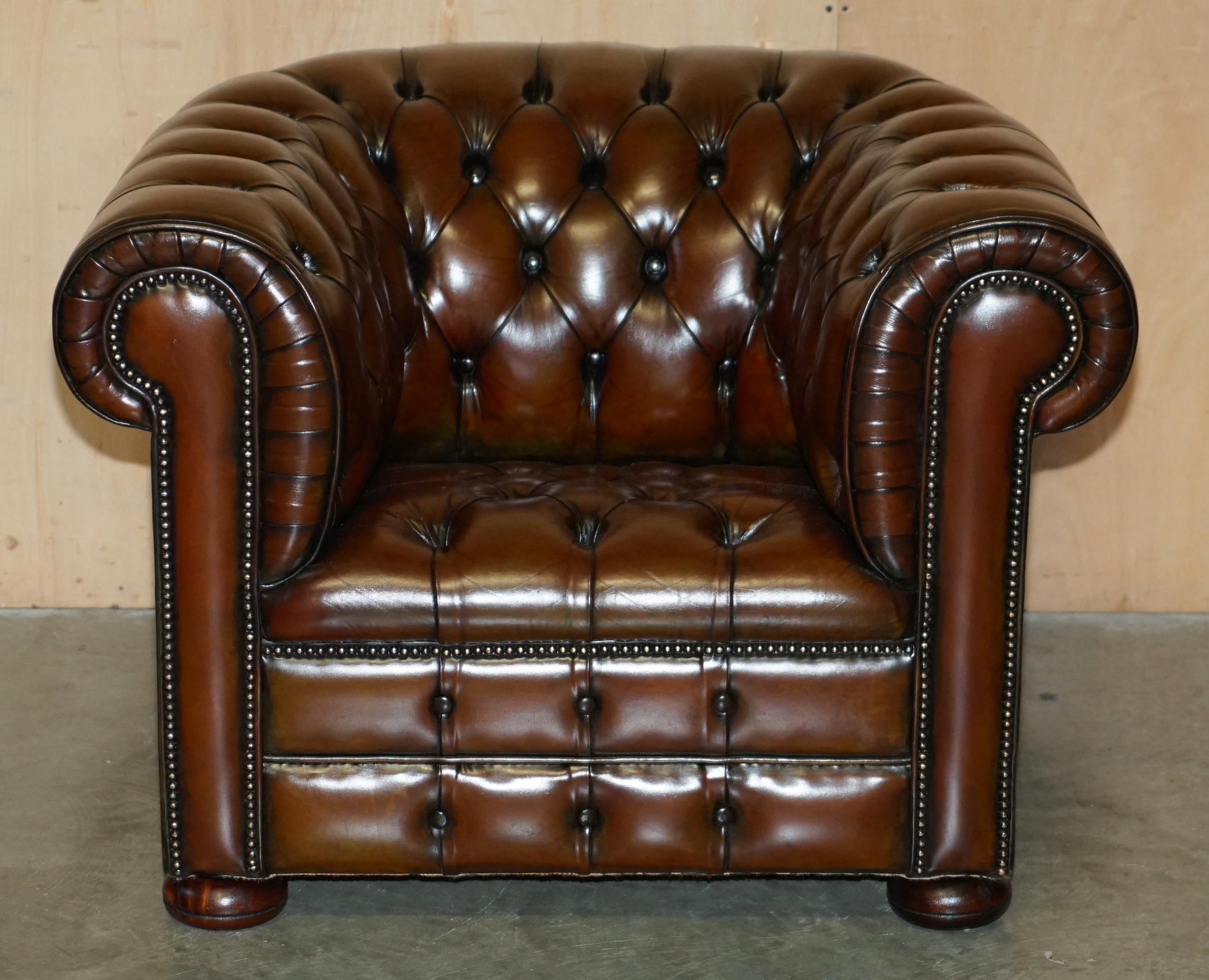 Art Déco COPPIA DI POLTRONE D'EPOCA ART DECO RISTRUTTURATE IN PELLE MARRONE DI CHEsterfield in vendita