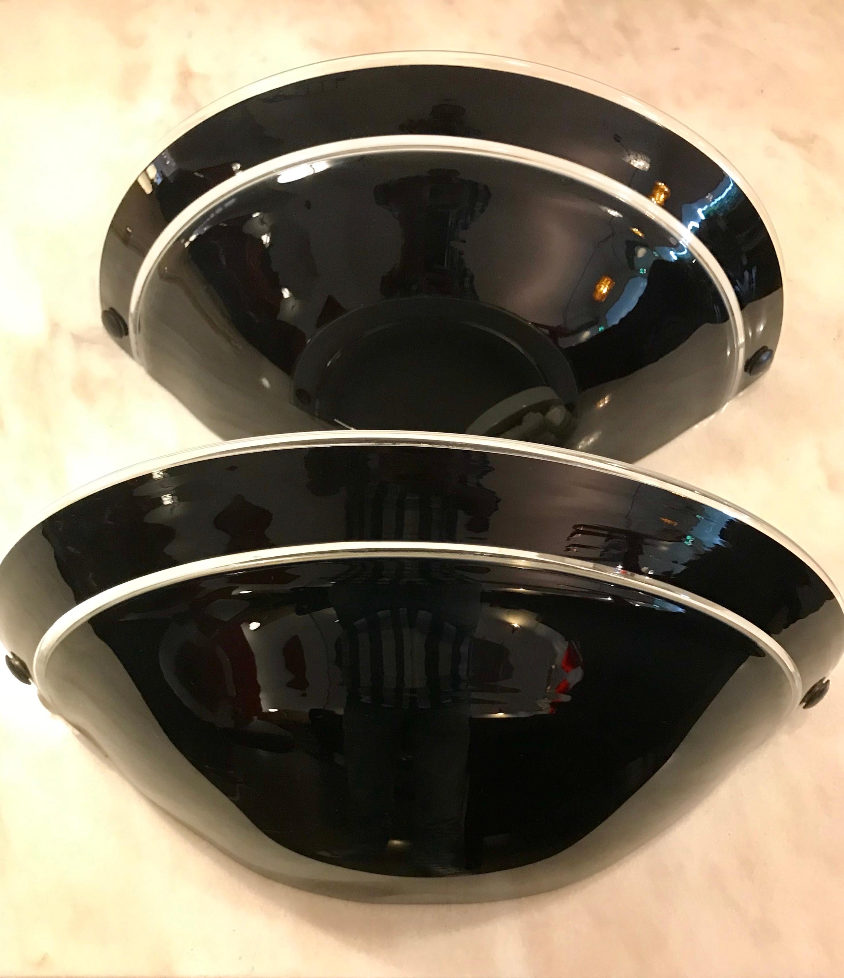 Pair of Vintage Artemide Black Glass Wall Sconce, Italy, 1970s In Good Condition In Porto, PT