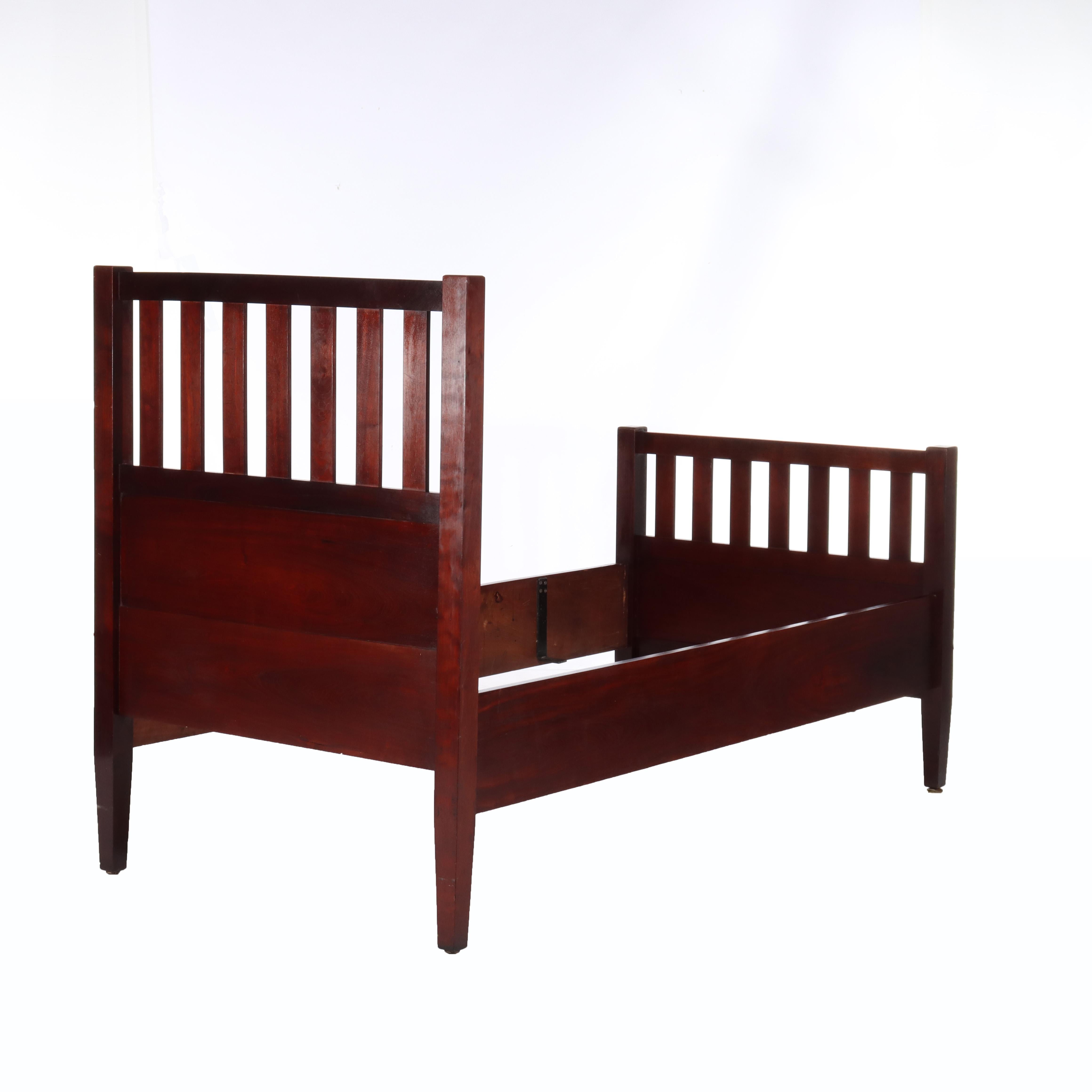 Pair of Vintage Arts & Crafts Stickley School Mahogany Twin Bed Frames 20thC en vente 8