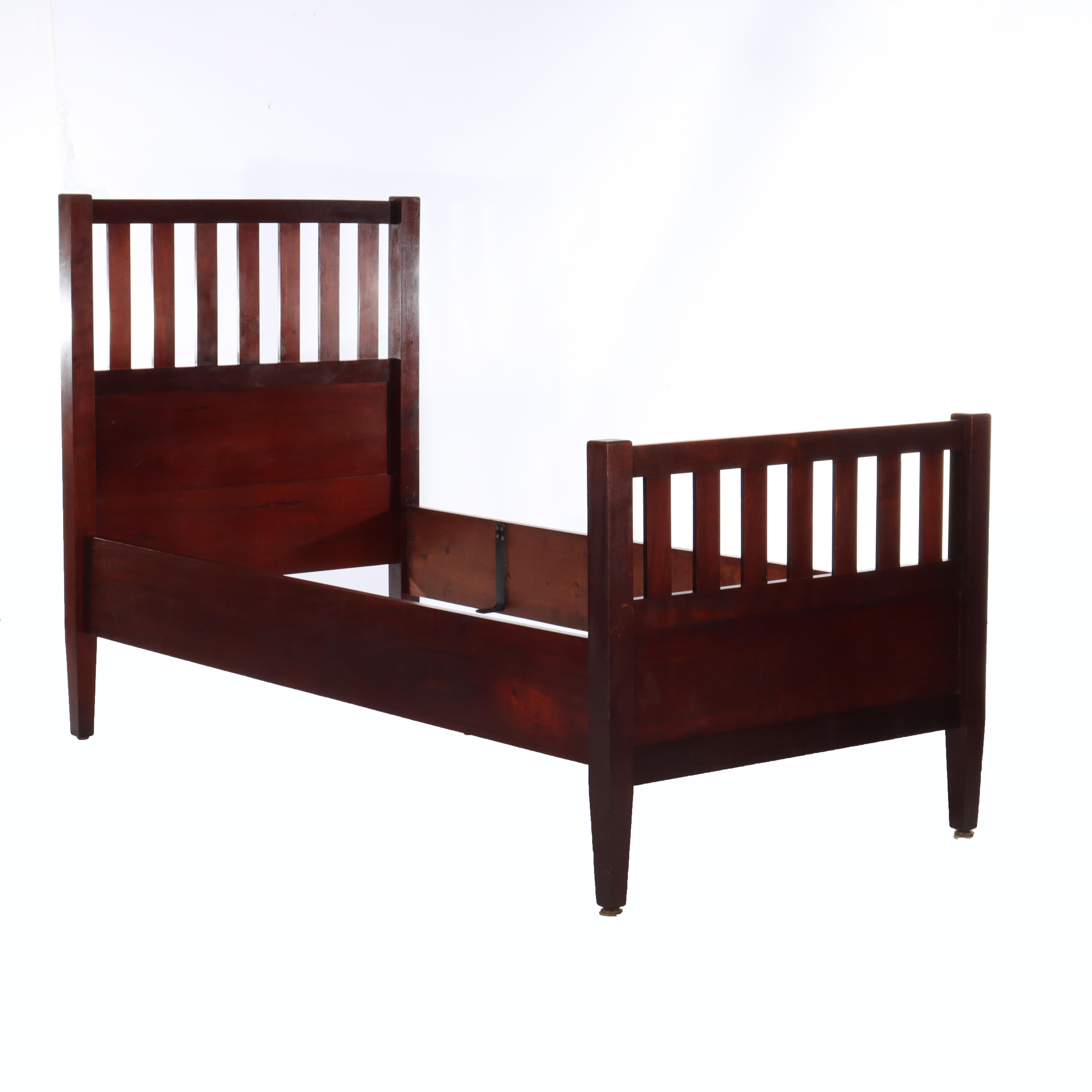 20ième siècle Pair of Vintage Arts & Crafts Stickley School Mahogany Twin Bed Frames 20thC en vente