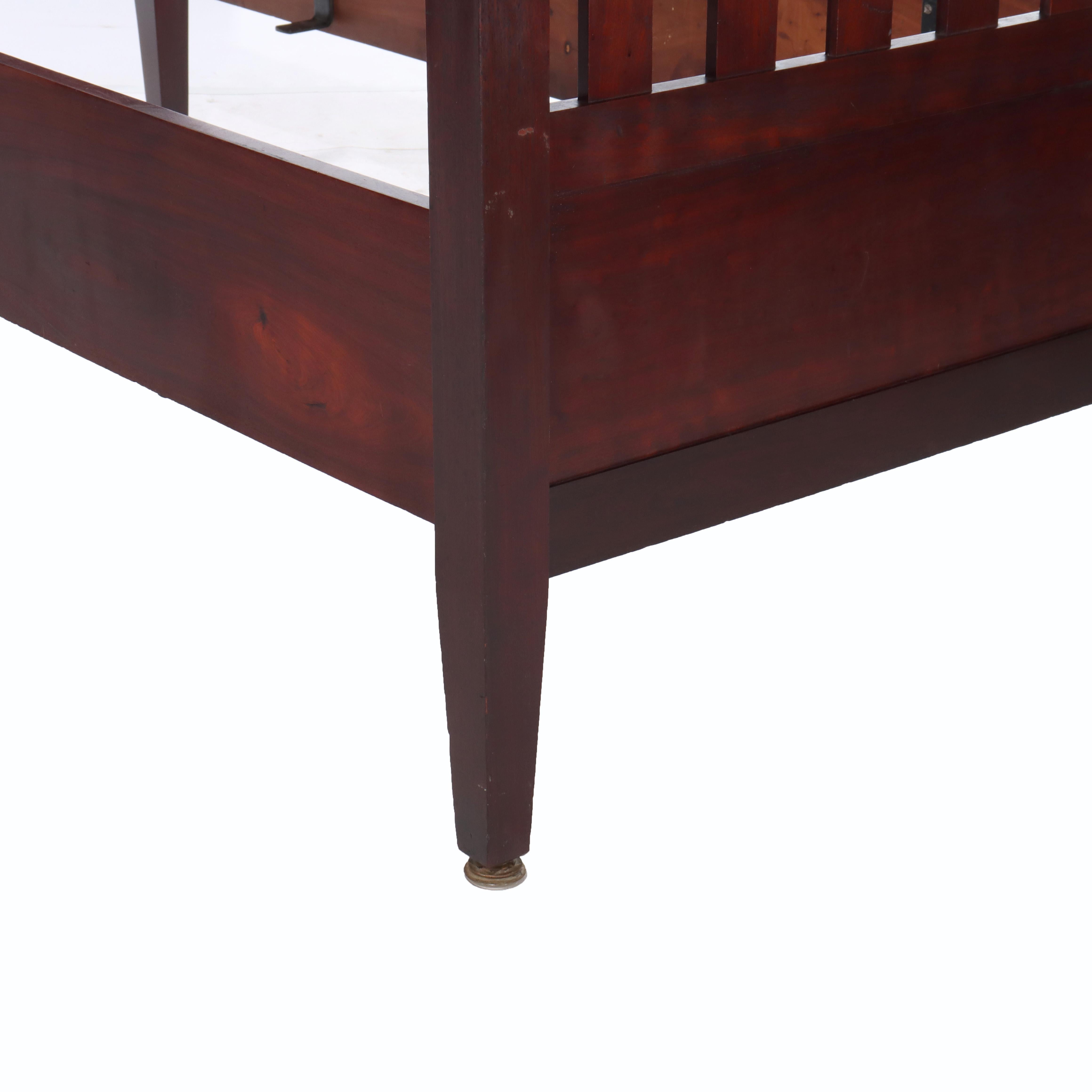 Acajou Pair of Vintage Arts & Crafts Stickley School Mahogany Twin Bed Frames 20thC en vente