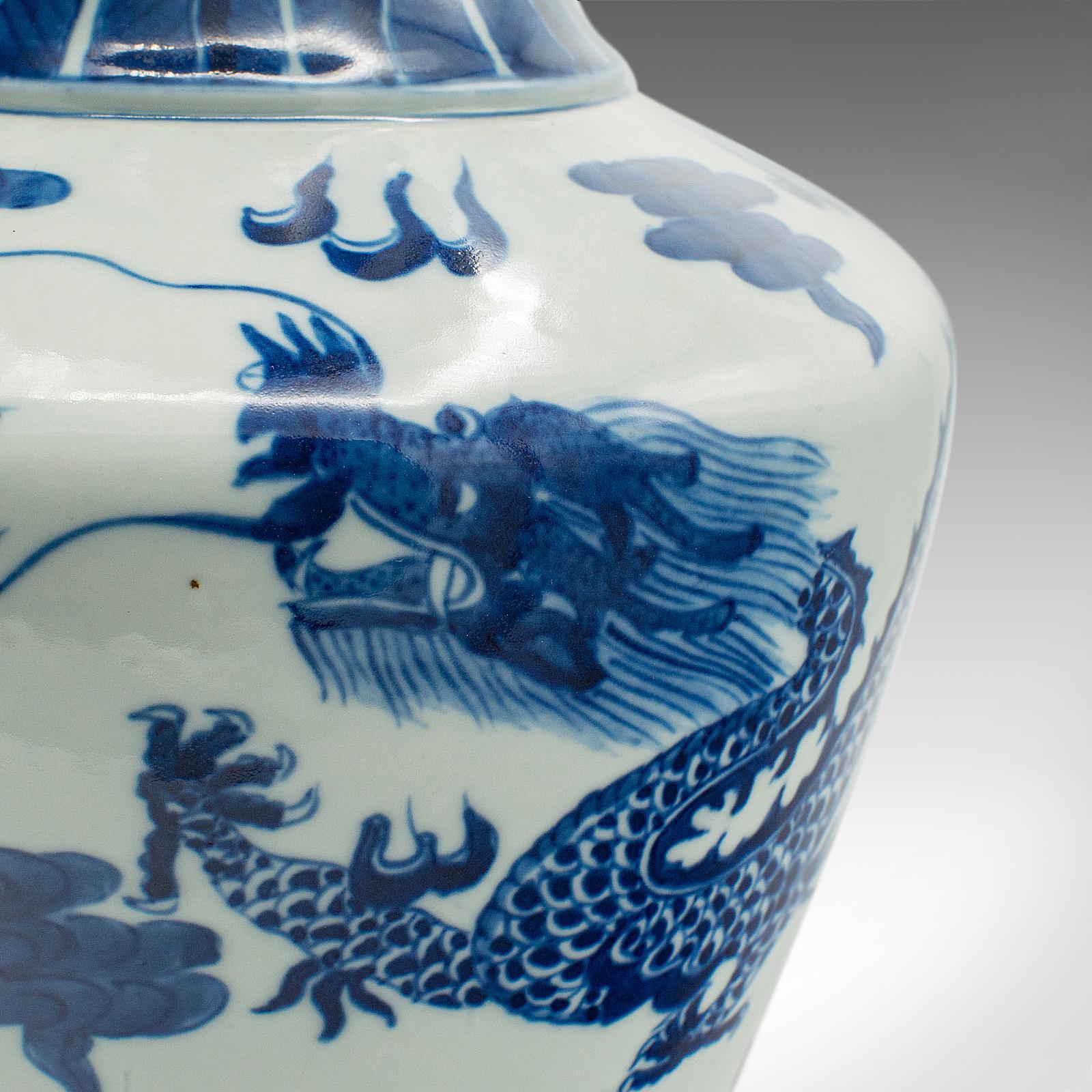 Paire de vases balustres vintage chinois, céramique, décoration, urne, art déco en vente 3