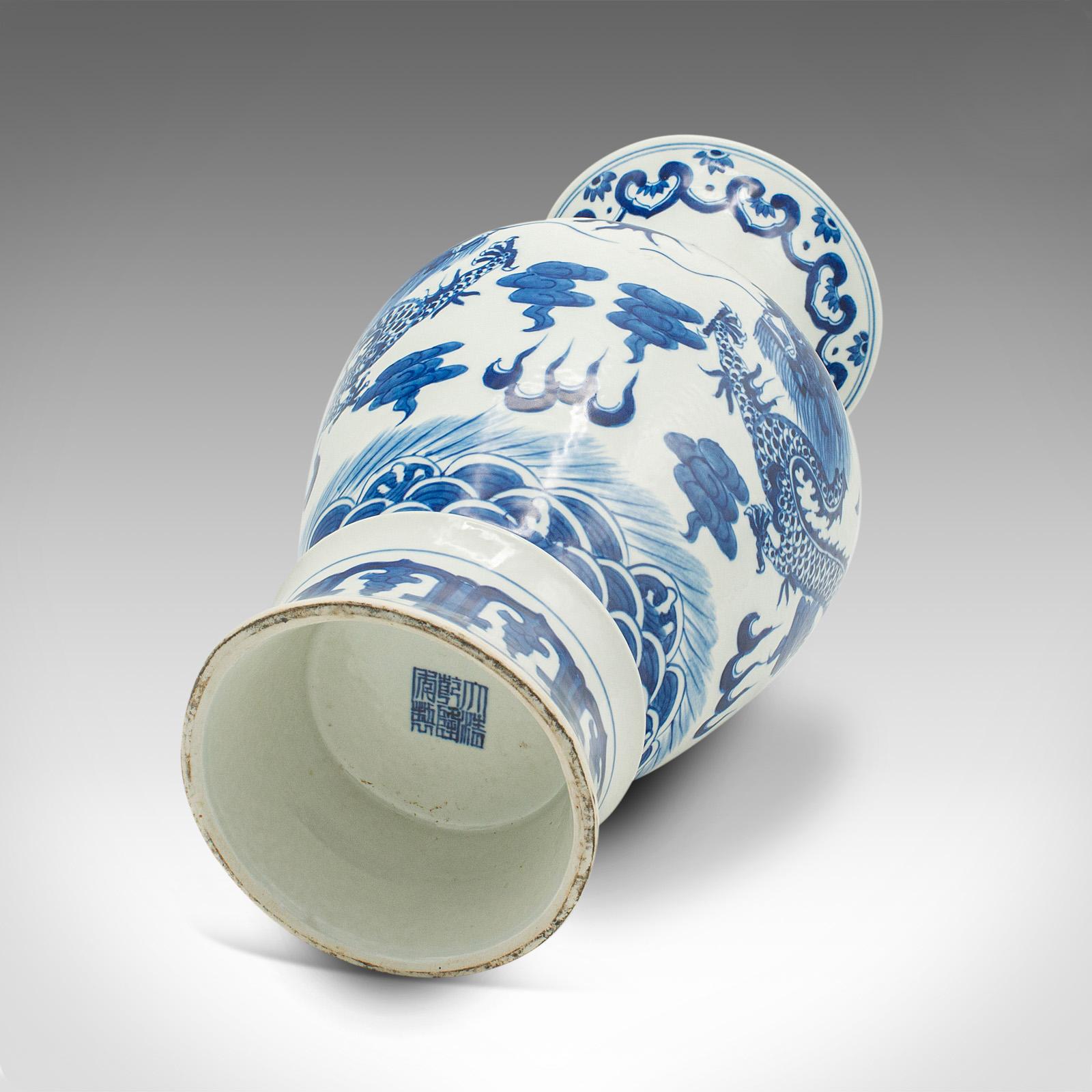 Paire de vases balustres vintage chinois, céramique, décoration, urne, art déco en vente 1